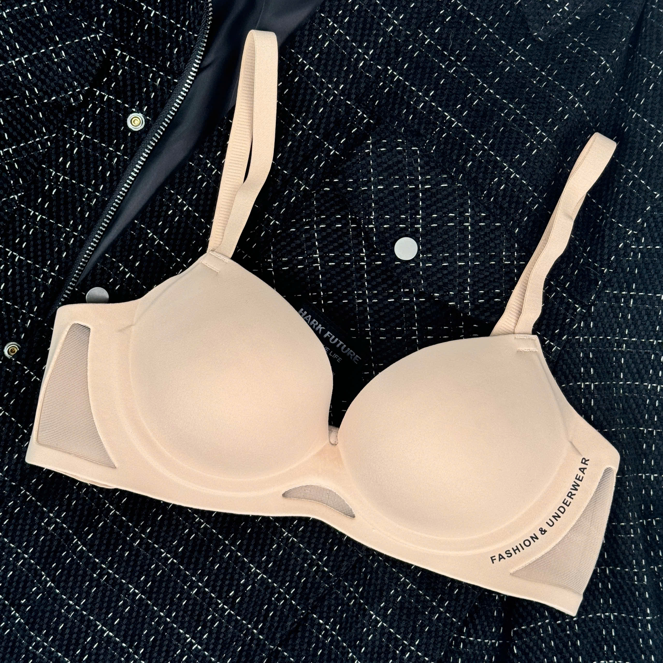 [Mã B52] Áo Lót Su Nữ Nâng Vòng 1 Không Gọng Áo Bra Chất Su Mỏng Không Gọng Có Mút Đệm Tròn Massa Gom Quả Chống Xệ Hạn Chế Ngấn Mỡ Lưng -- VIKAM_thumbnail_6