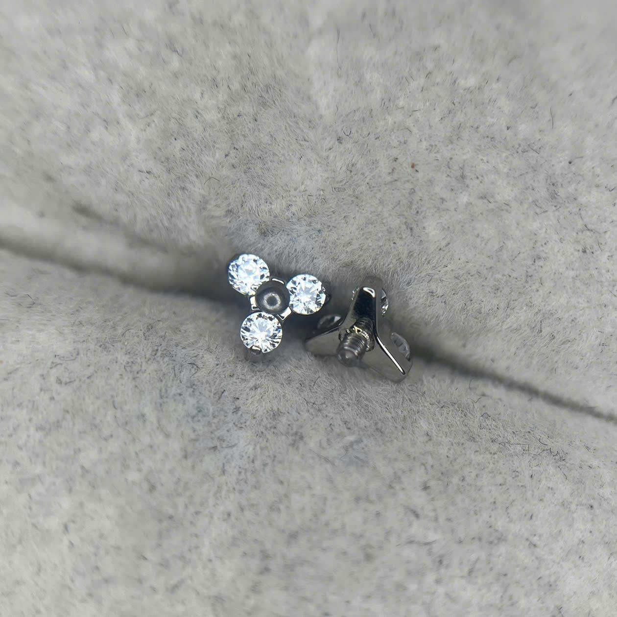 charm cấy titan lá ba cánh kim cương 1.6_thumbnail_1