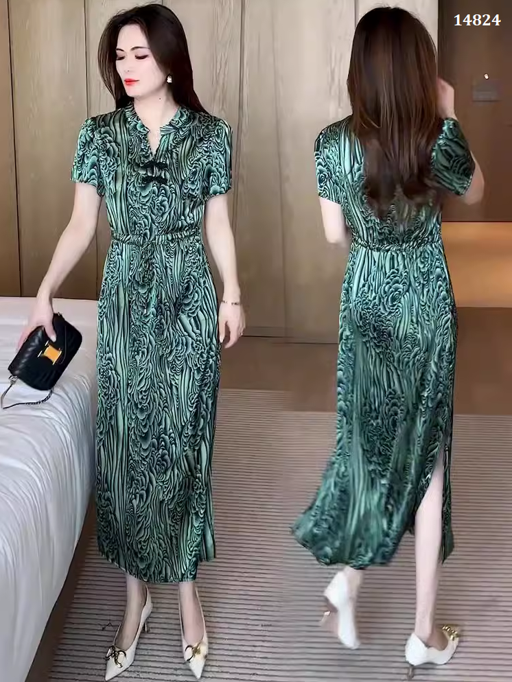 14824-Đầm suông cổ tàu eo thắt dây rút màu xanh (lụa latin)_thumbnail_0