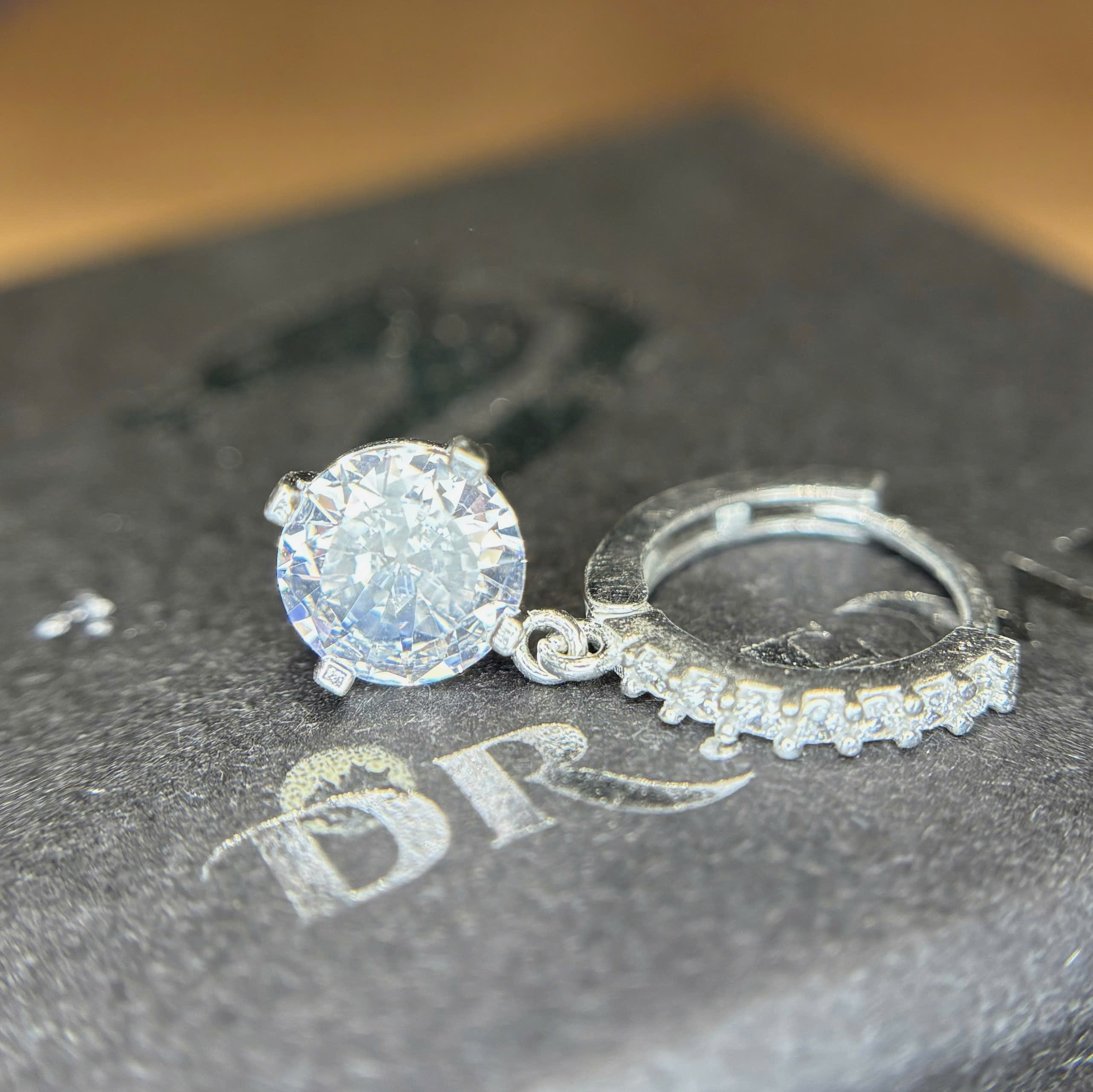 Khuyên vòng bạc xi kim rơi đá lớn tròn_thumbnail_1