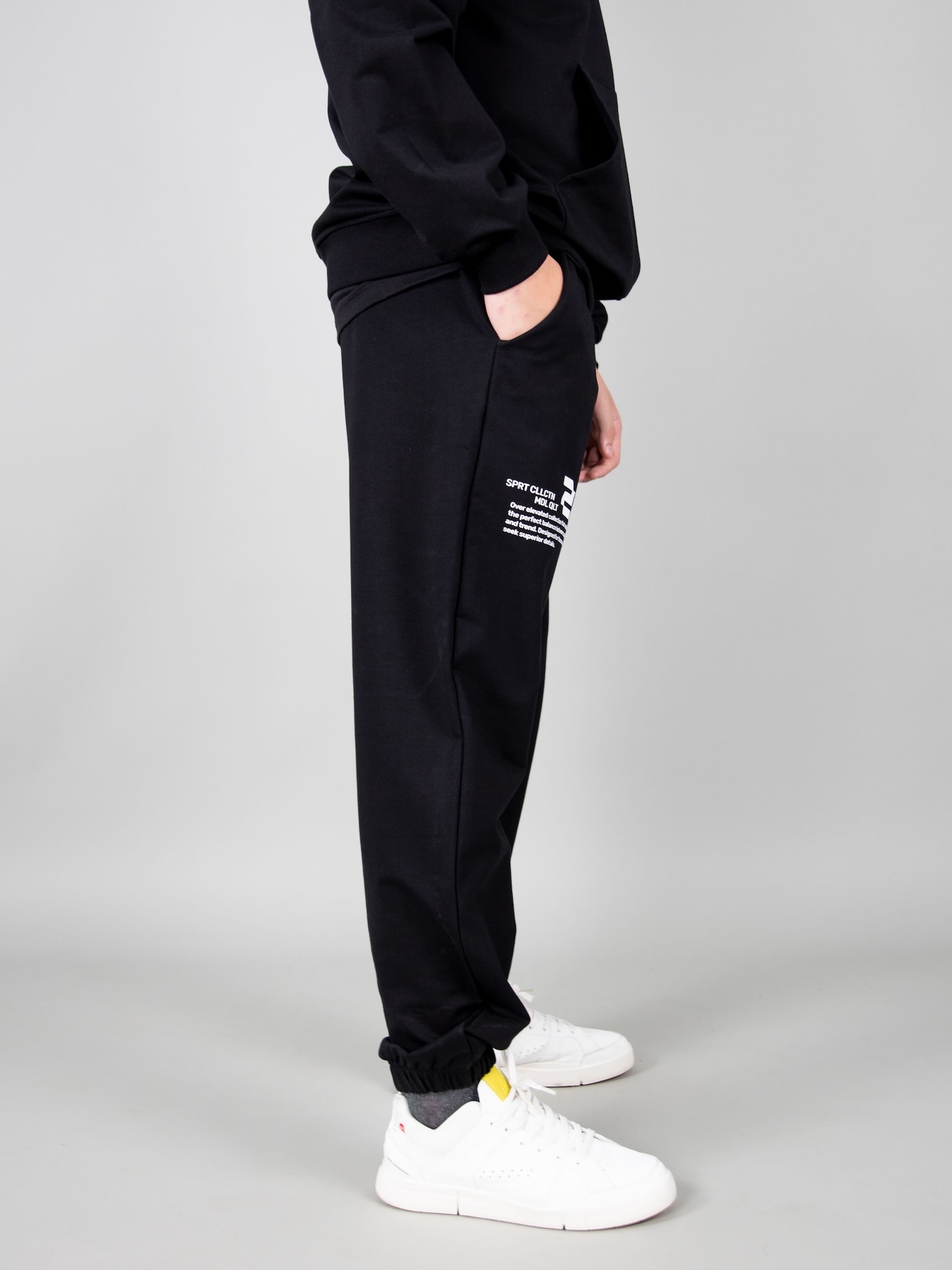 Quần nỉ bé trai màu đen chun gấu_thumbnail_2