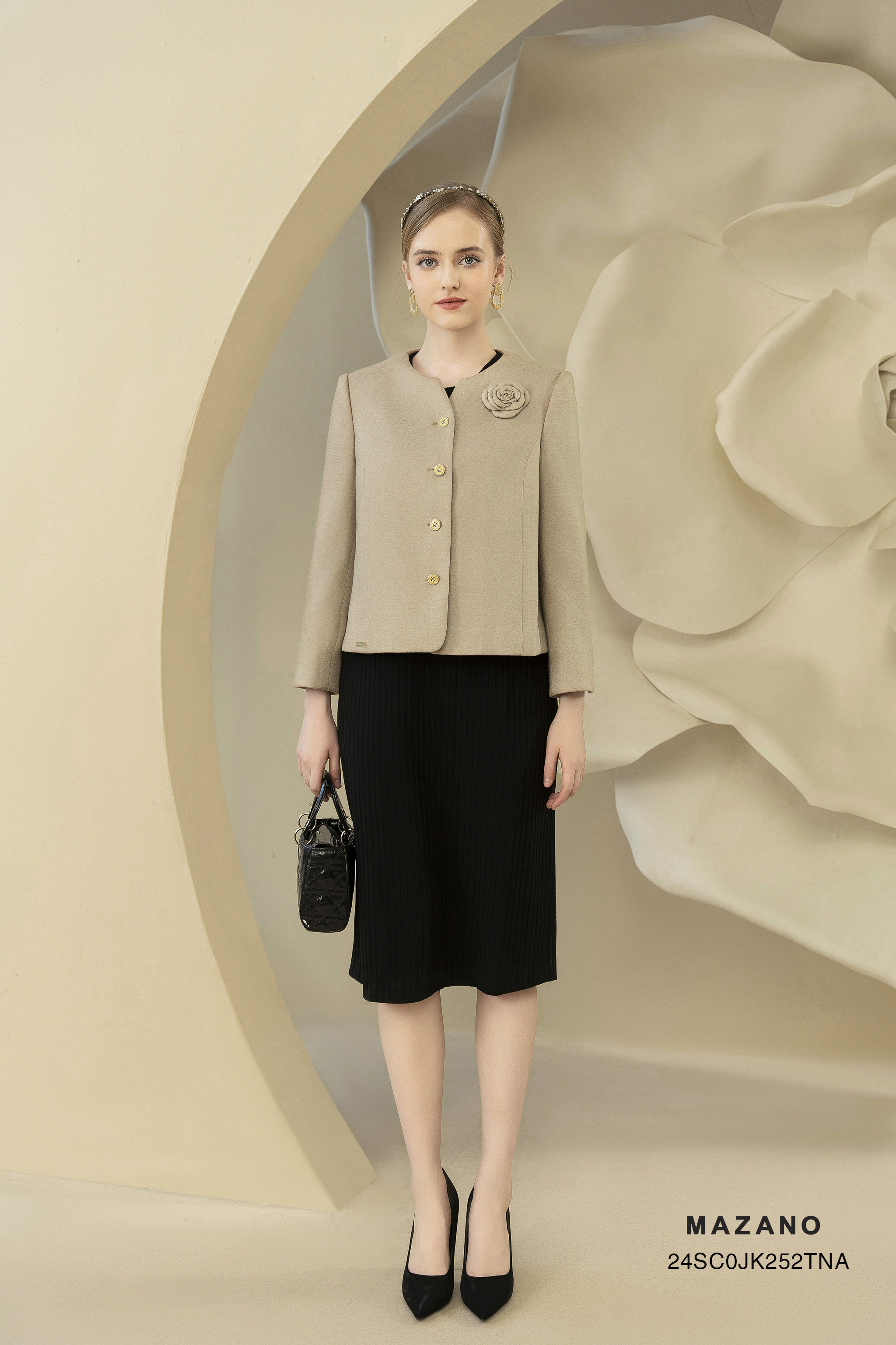 Áo khoác suông ngắn Vải thô dày nhập khẩu Đính trang trí hoa cuốn Cổ tròn cách điệu Tay dài Dài qua eo_thumbnail_5