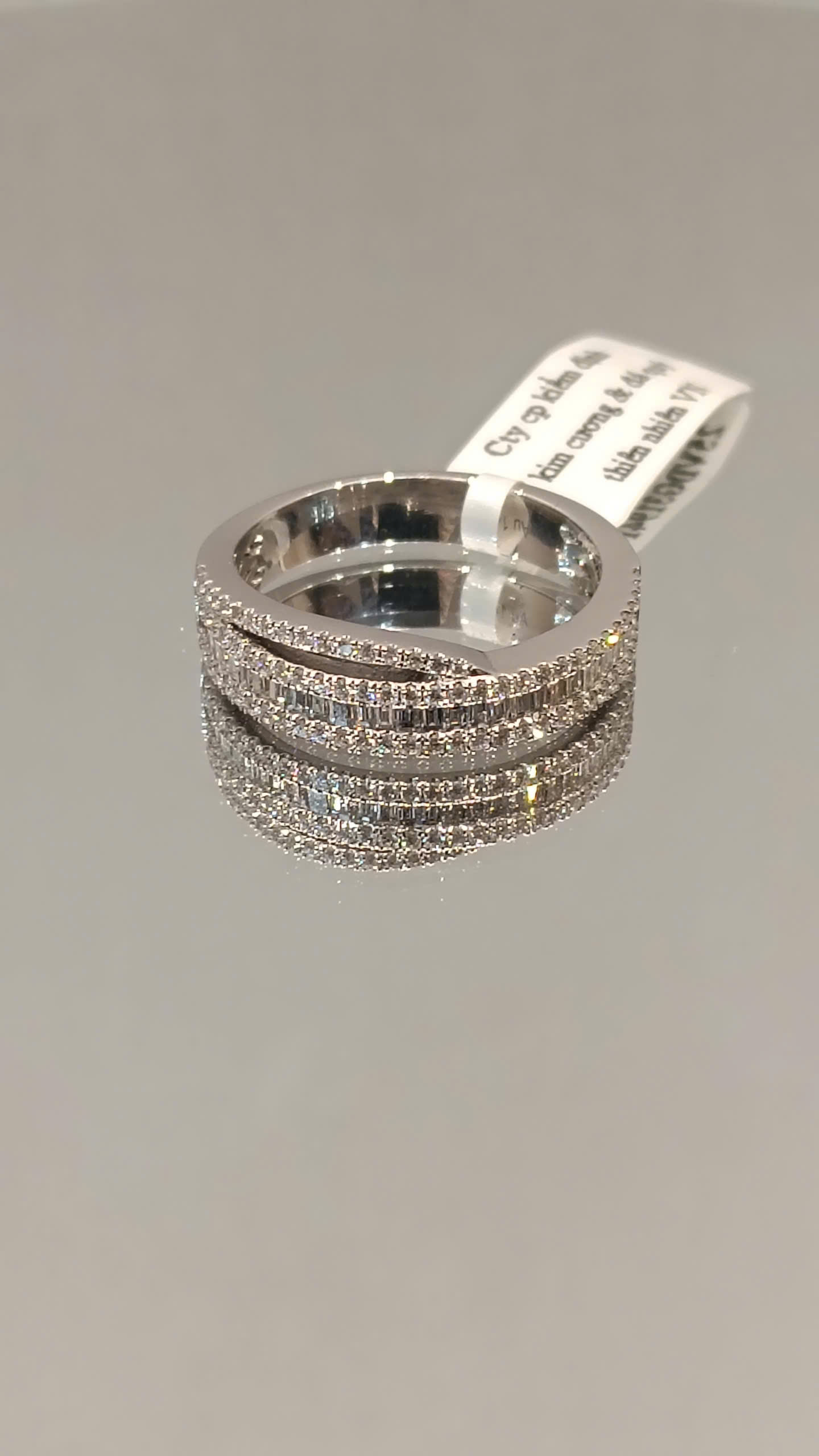 Nhẫn Vàng 14K Đính 109 Viên Kim Cương_thumbnail_4