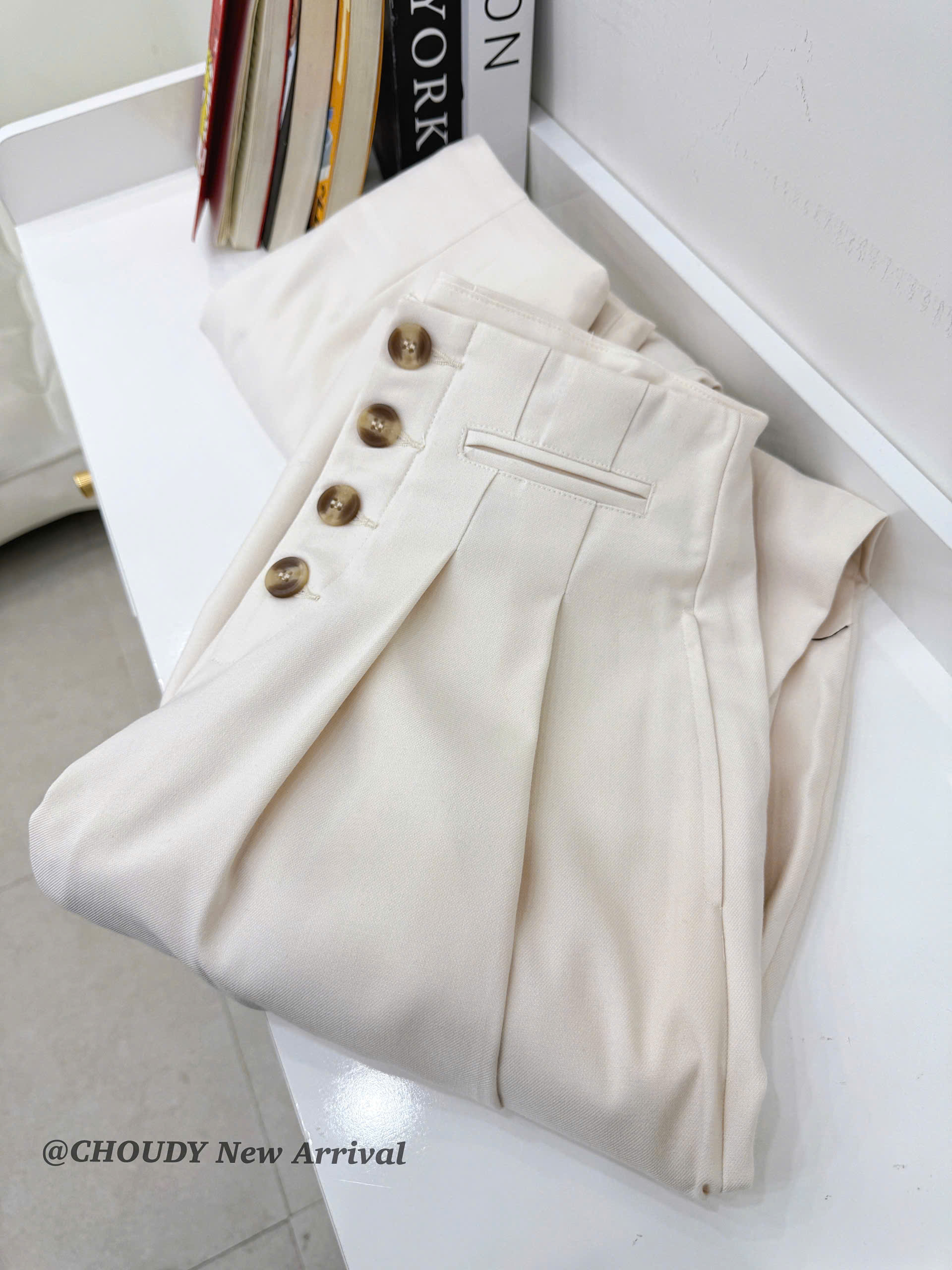 SALE U643 QUẦN TÂY SUÔNG KEM_thumbnail_3