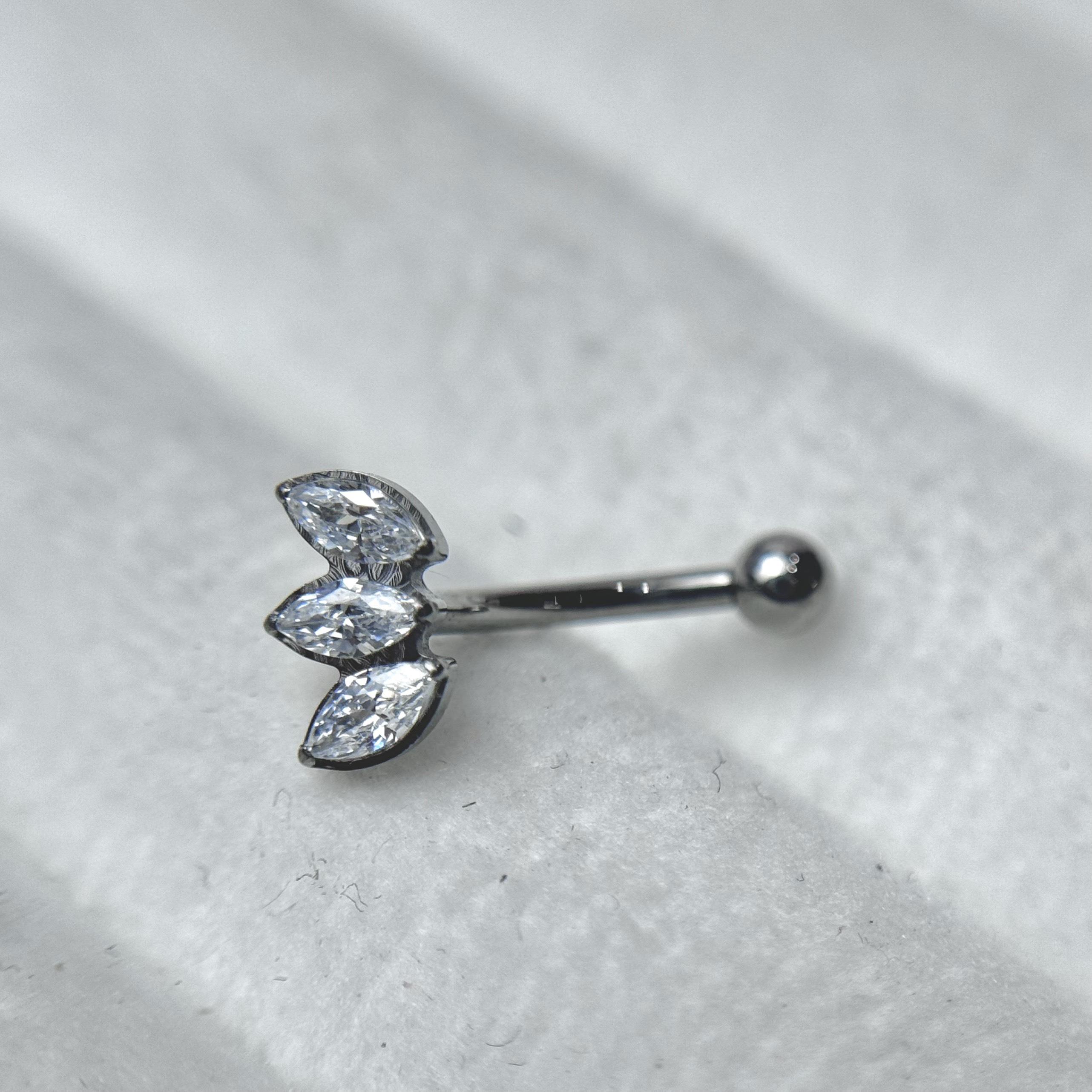 banana titian ba lá kim cương trắng 