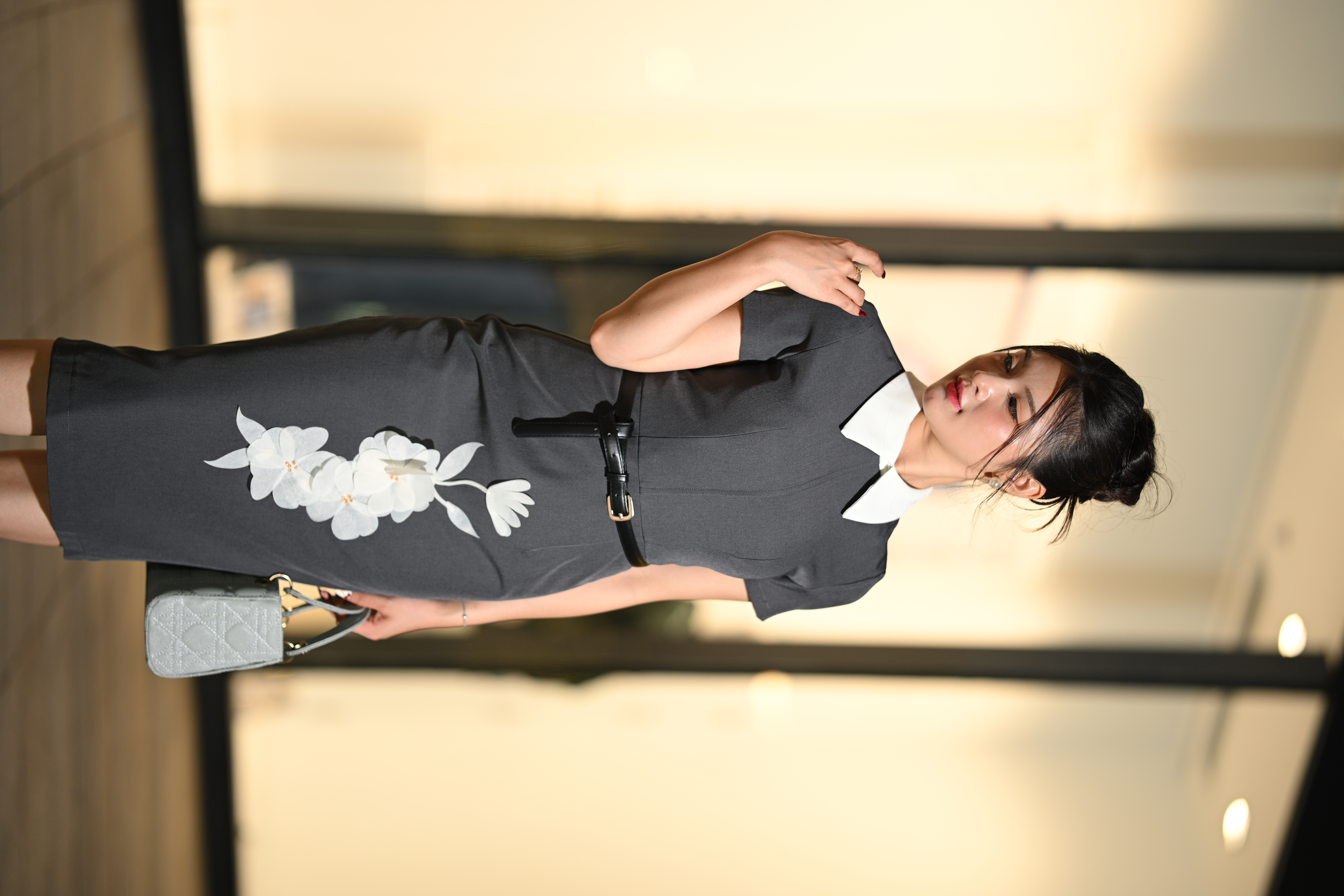 Đầm hoa thêu MORELA màu GHI