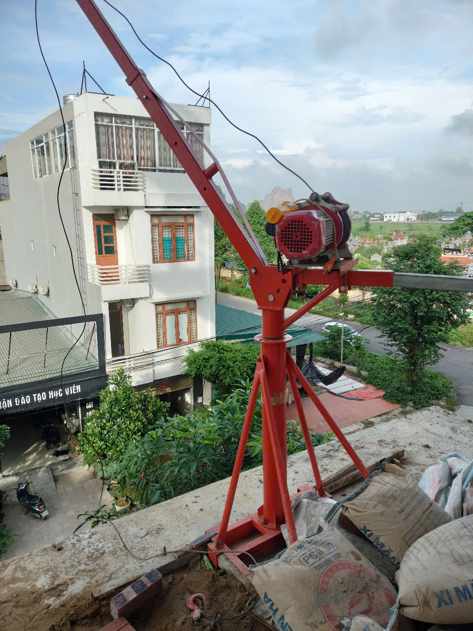 Khung cẩu xoay 360 độ, Tải trọng 500kg, 1 Tấn gắn các loại máy tời xây dựng (chưa kèm tời)_thumbnail_14