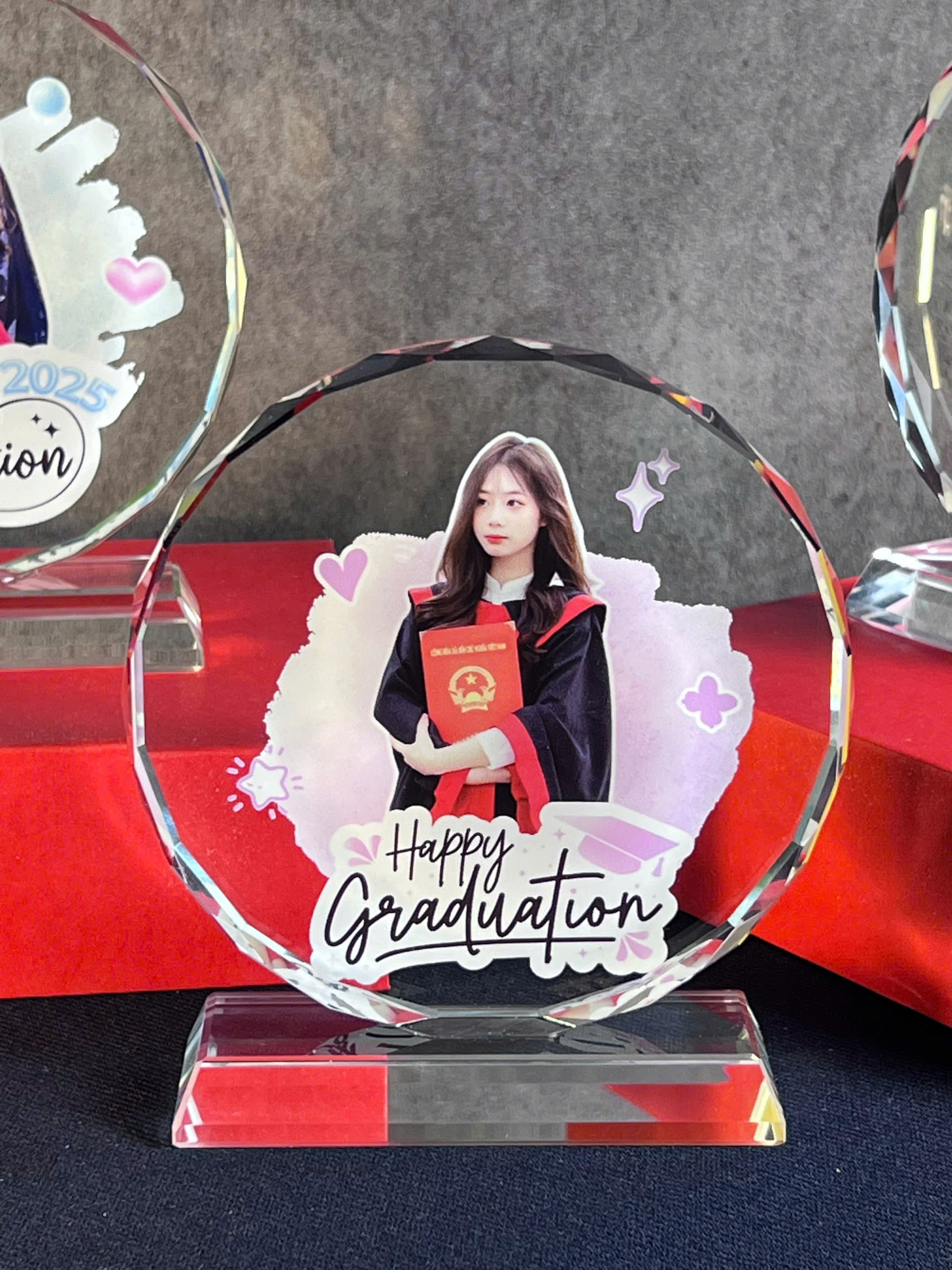 Cúp Pha Lê Tốt Nghiệp Dành Cho Học Sinh – Quà Tặng Kỷ Niệm Ý Nghĩa Cho Lễ Ra Trường Cấp 1, Cấp 2, Cấp 3, Ghi Dấu Hành Trình Trưởng Thành Và Nỗ Lực Học Tập_thumbnail_2