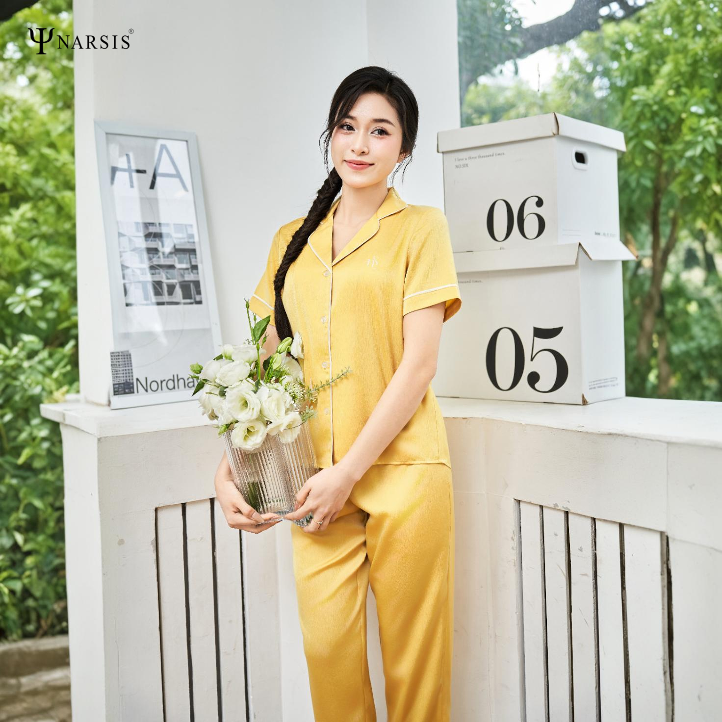 Set Bộ Ngủ Pijama Lụa Ngọc Trai Narsis M2501112, Quần Dài, Tay Ngắn, Mềm Mịn, Thoáng Mát, Màu Vàng_thumbnail_2