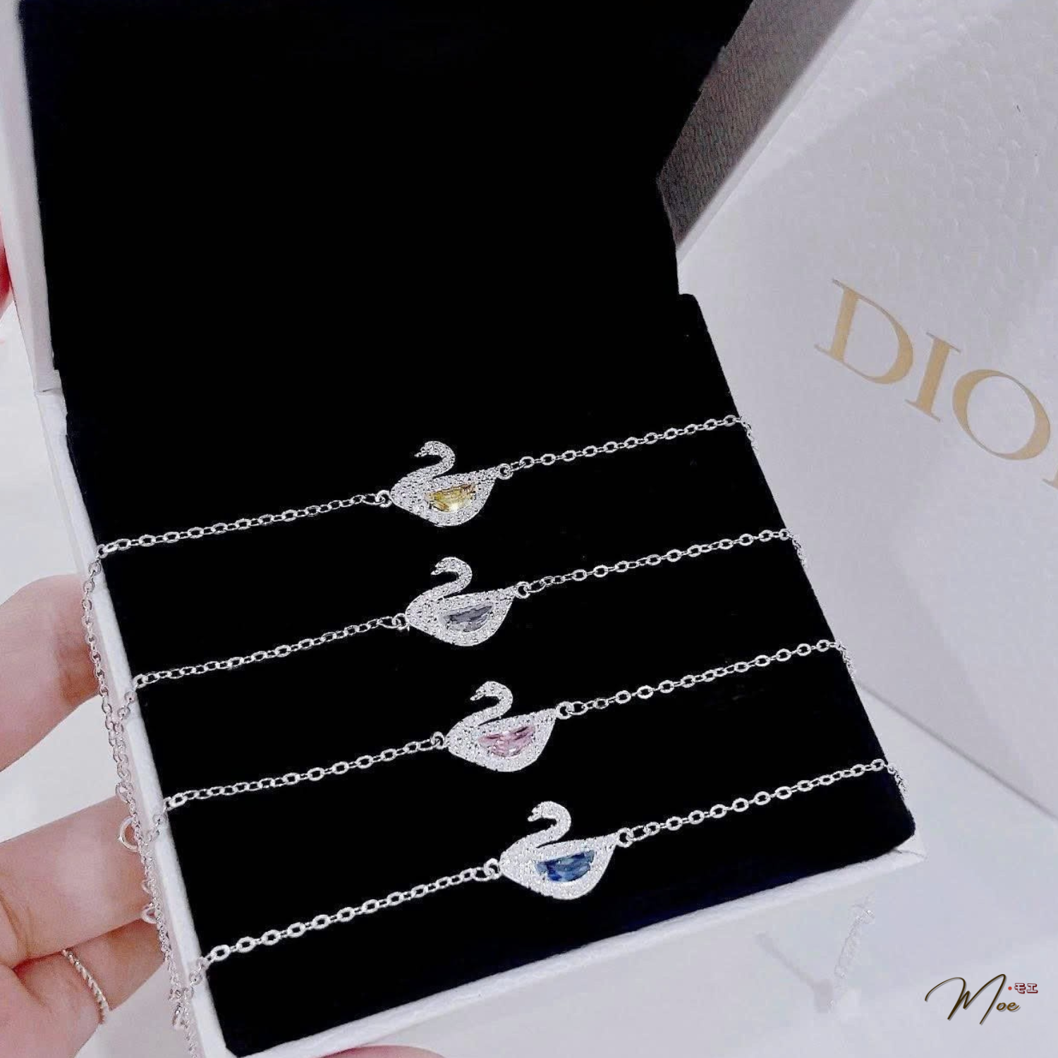 LT642 - Lắc tay thiên nga đá pha lê (4 màu)