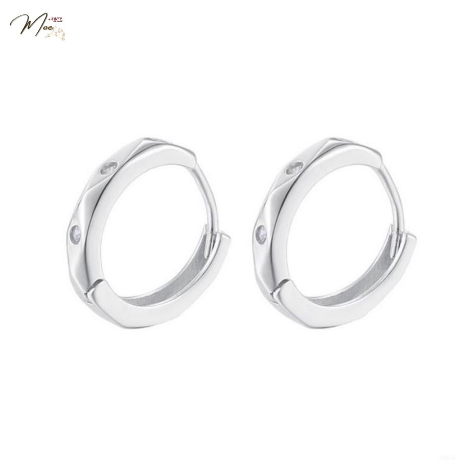 K76 - Khuyên tai bấm xoắn đính đá unisex