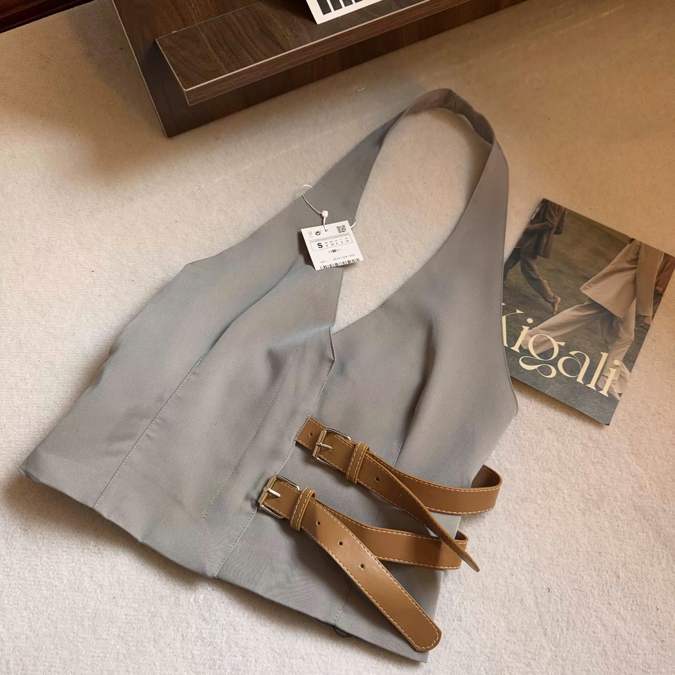 SALE A2256 ÁO YẾM XÁM_thumbnail_5