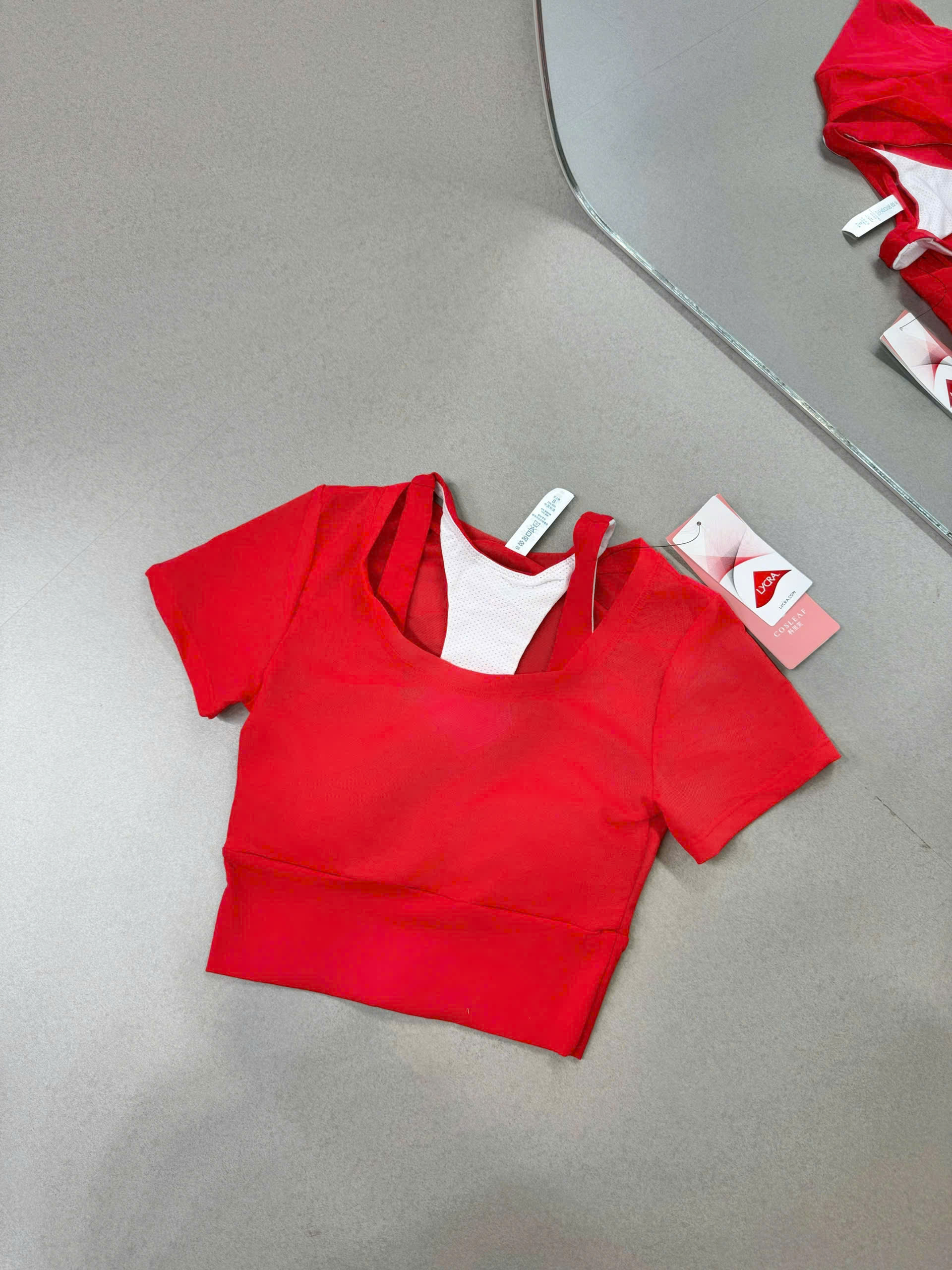 Áo COSLEAF đỏ