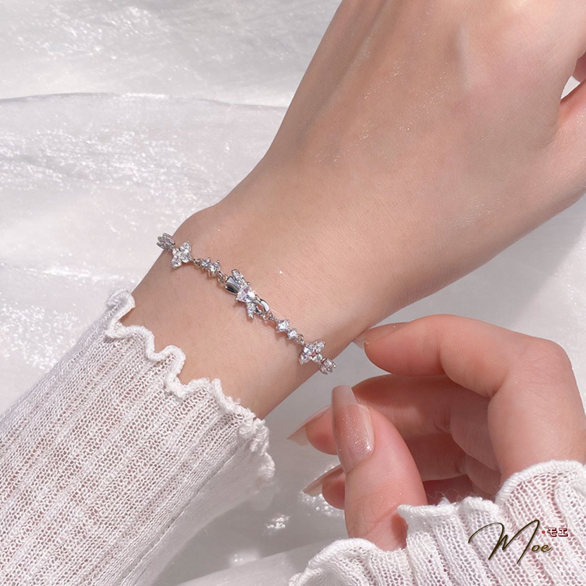 LT651 - Lắc tay Nơ pha lê nút thắt may mắn_thumbnail_2