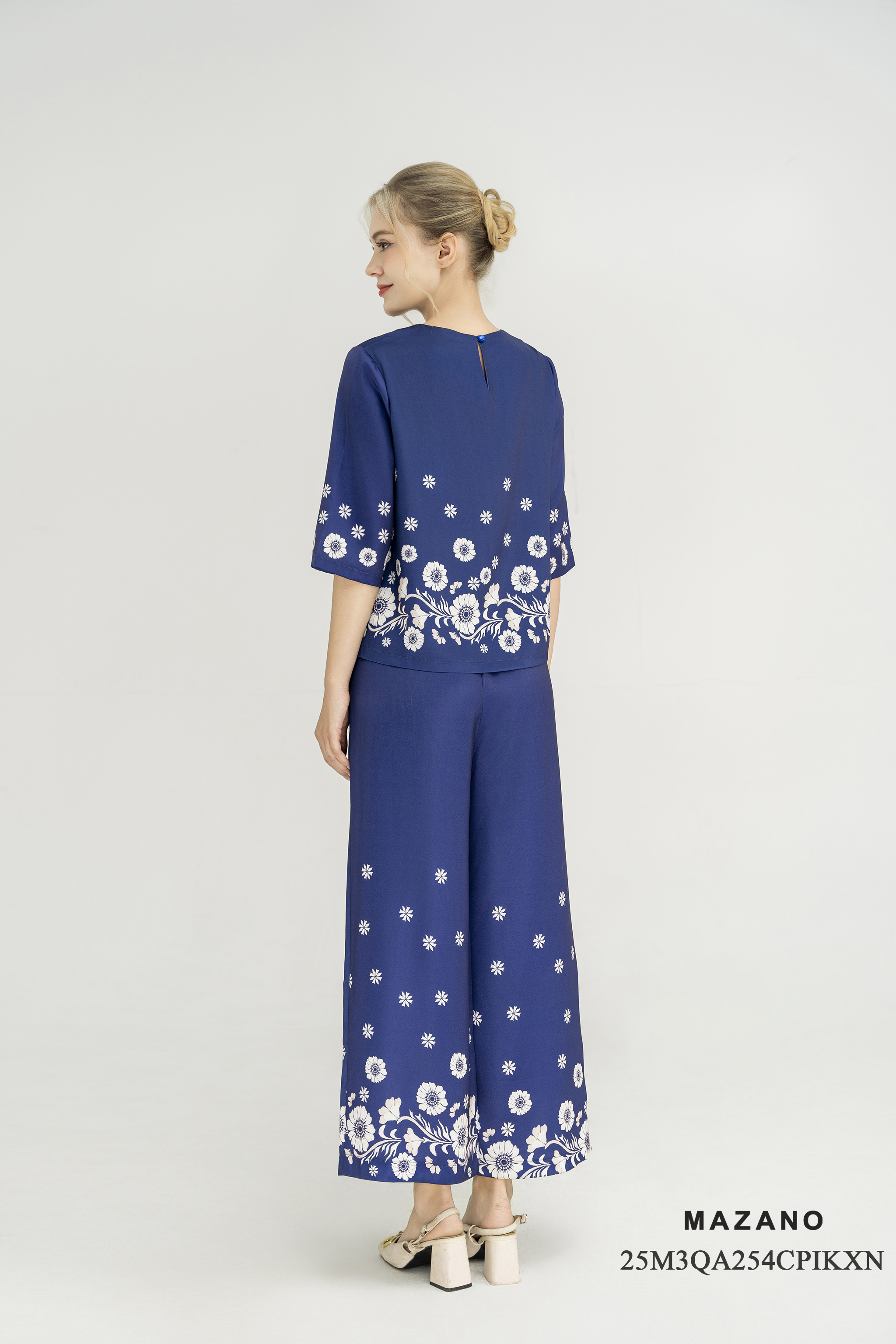 Bộ Quần và Áo suông Vải lụa Họa tiết in hoa bố cục  Cổ tròn Tay ngăn Dài quần tới mắt cá chân_thumbnail_2