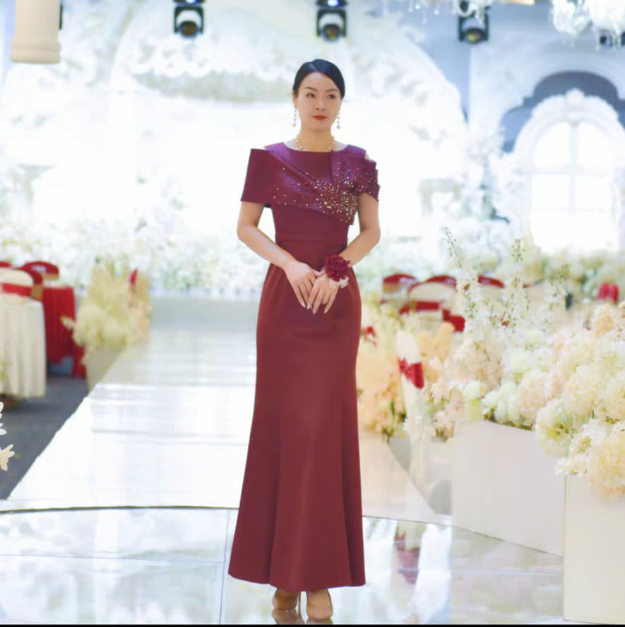 Đầm dự tiệc dạ hội đuôi cá kiểu nơ vai đính đá cao cấp