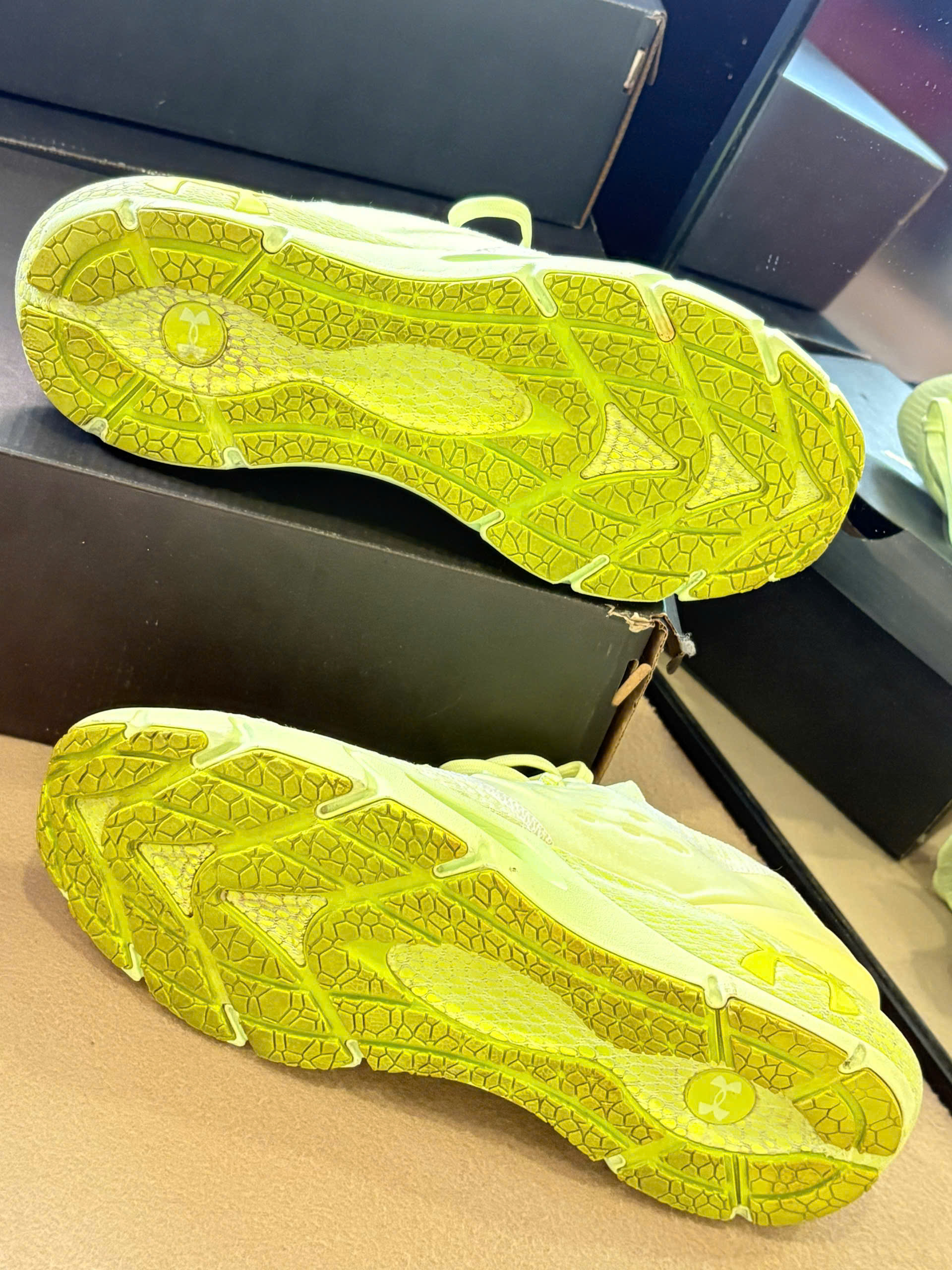 Under Armour Training Shoes HOVR Rise 2 Neon 3023017-004_thumbnail_6