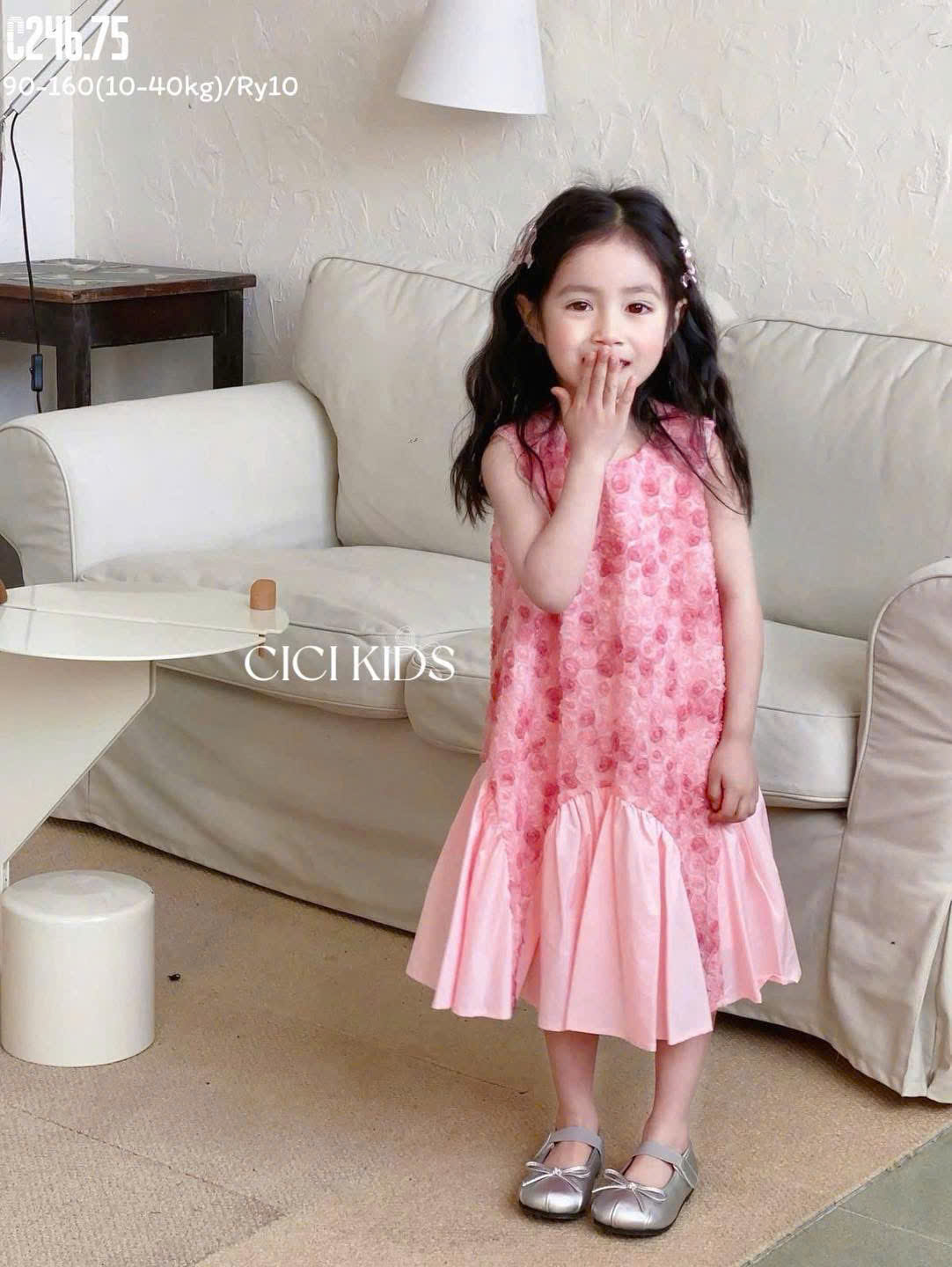 E21 Đầm bé thêu hoa