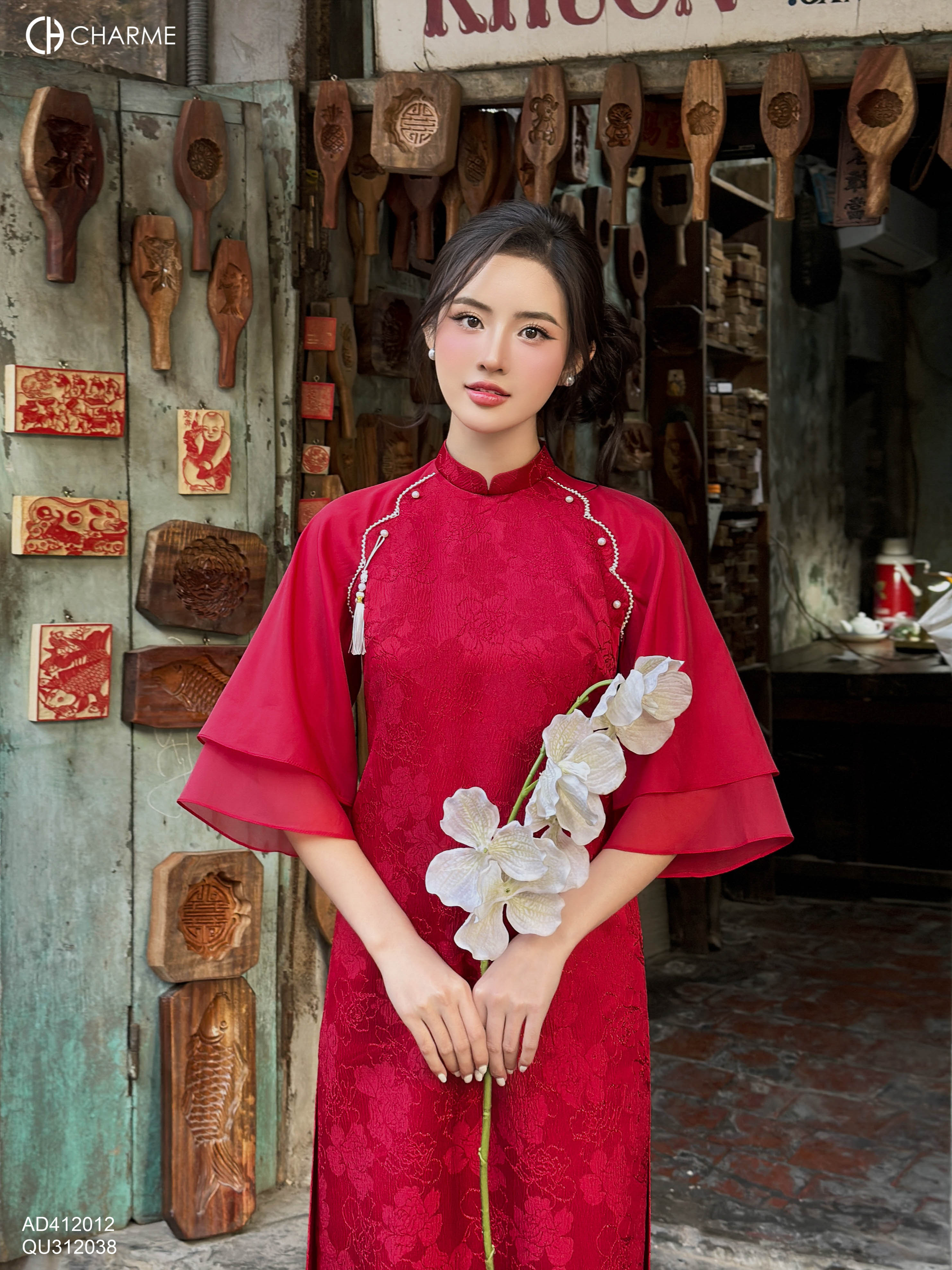 Áo dài gấm đính ngọc tay 2 tầng_thumbnail_1