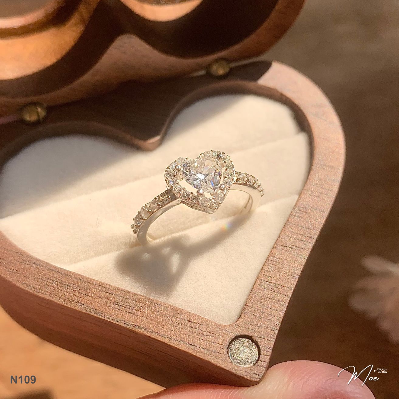 N109 - Nhẫn trái tim đá cầu hôn