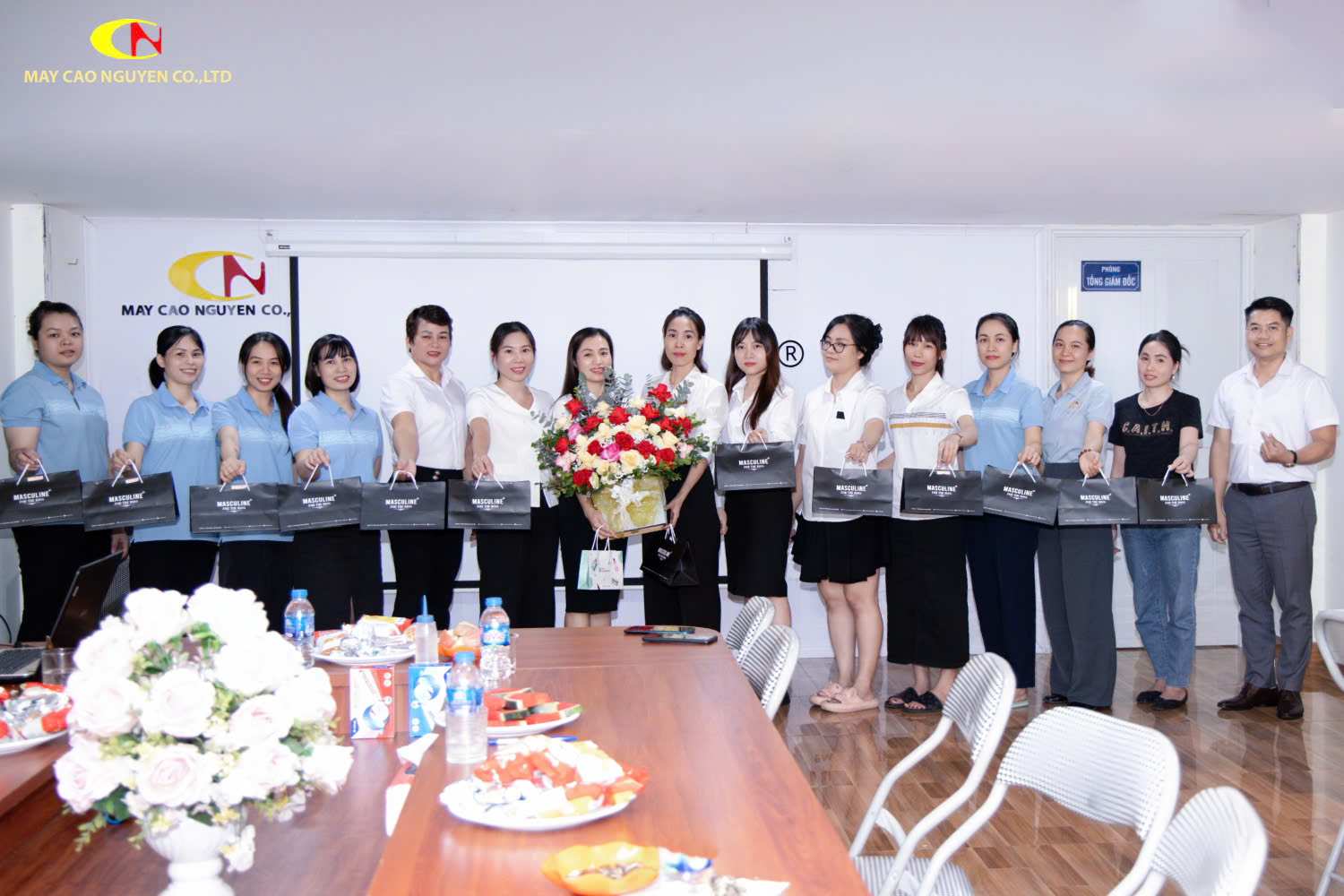 CHÀO MỪNG NGÀY 20/10 VÀ CHÚC MỪNG SINH NHẬT CĐV QUÝ 4