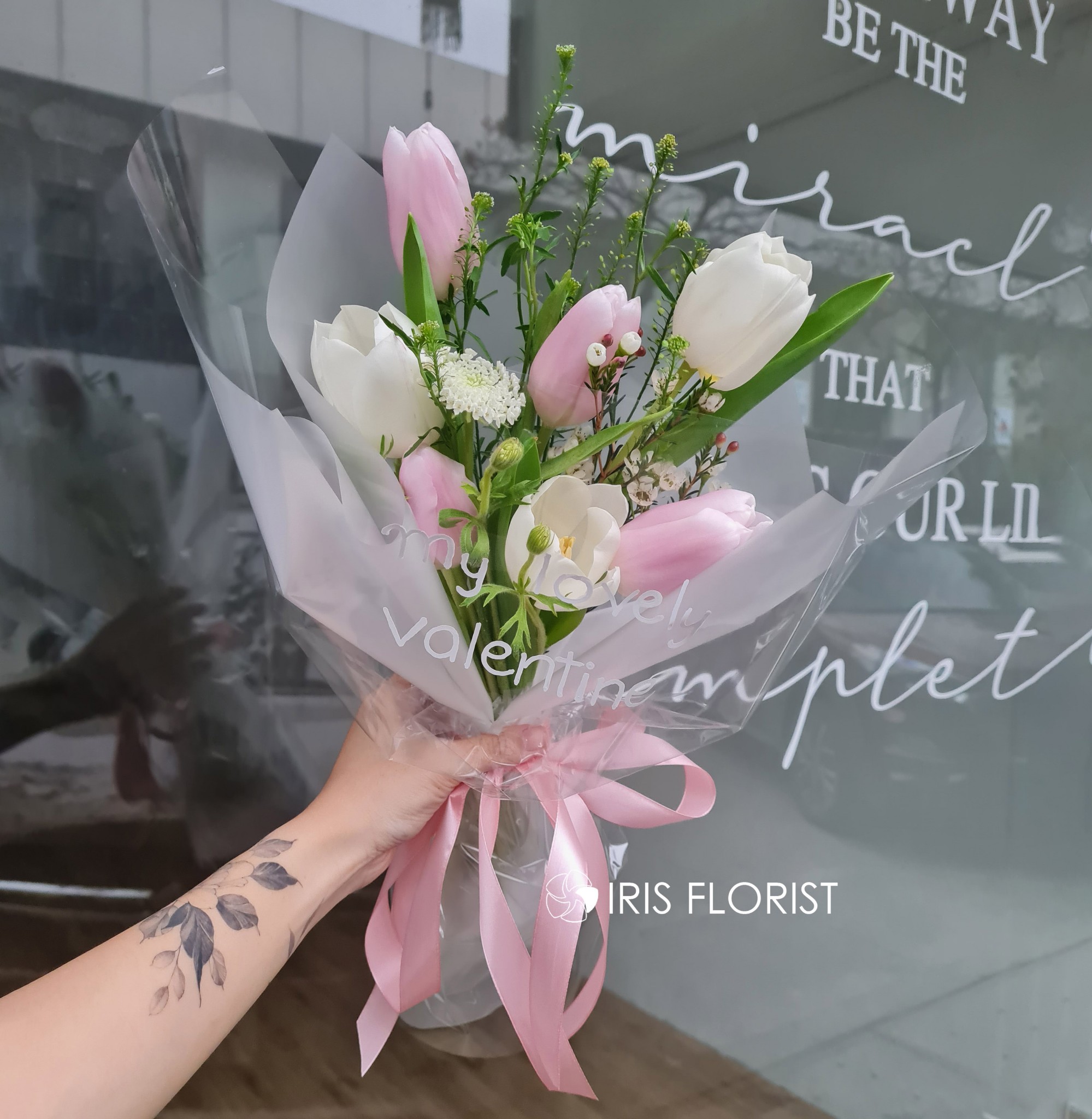 Bó tin nhắn - Tulip Trắng mix hồng - Set 7 bông