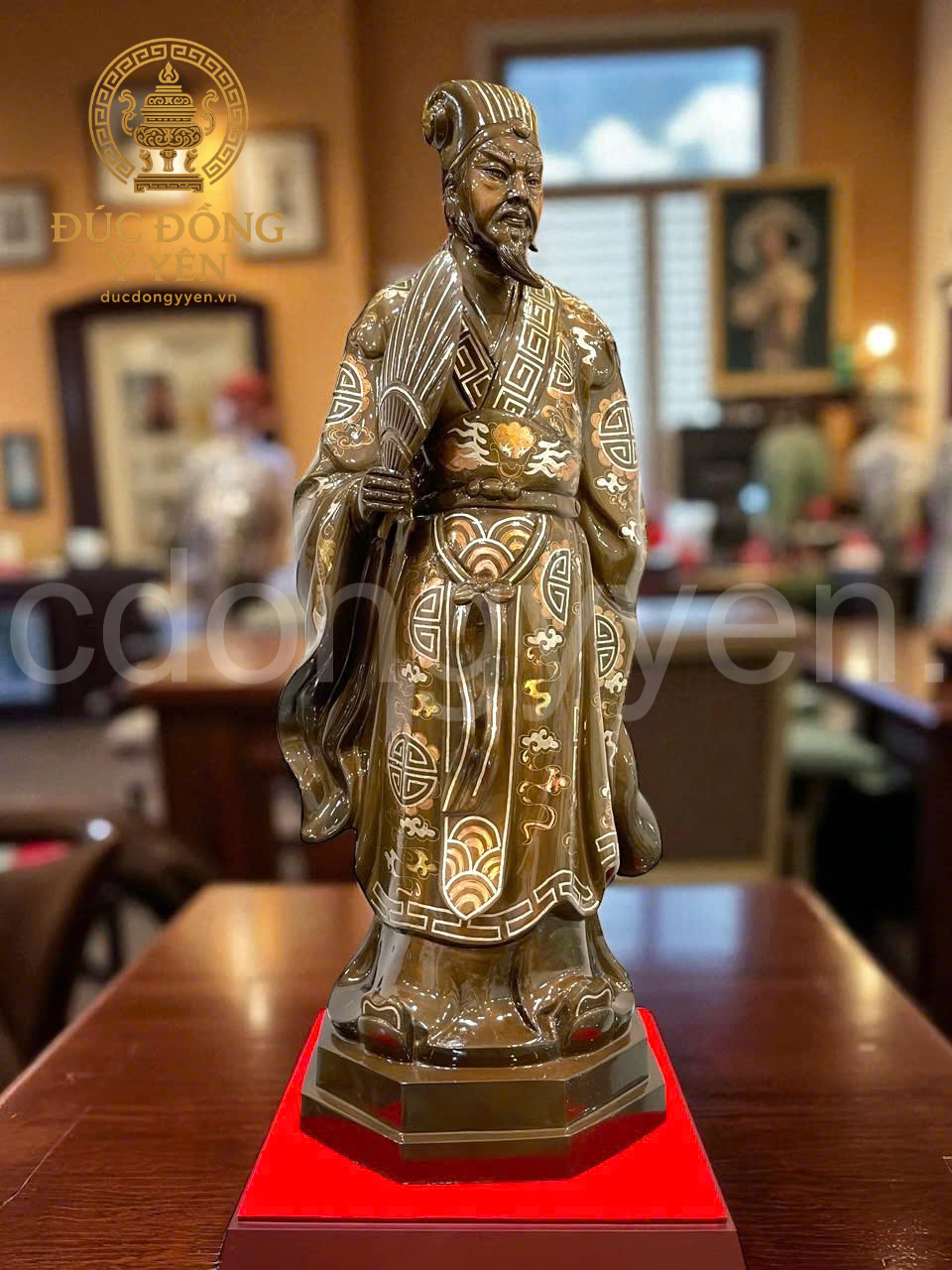 Tượng khổng minh đúc đồng đỏ khảm hoa văn 