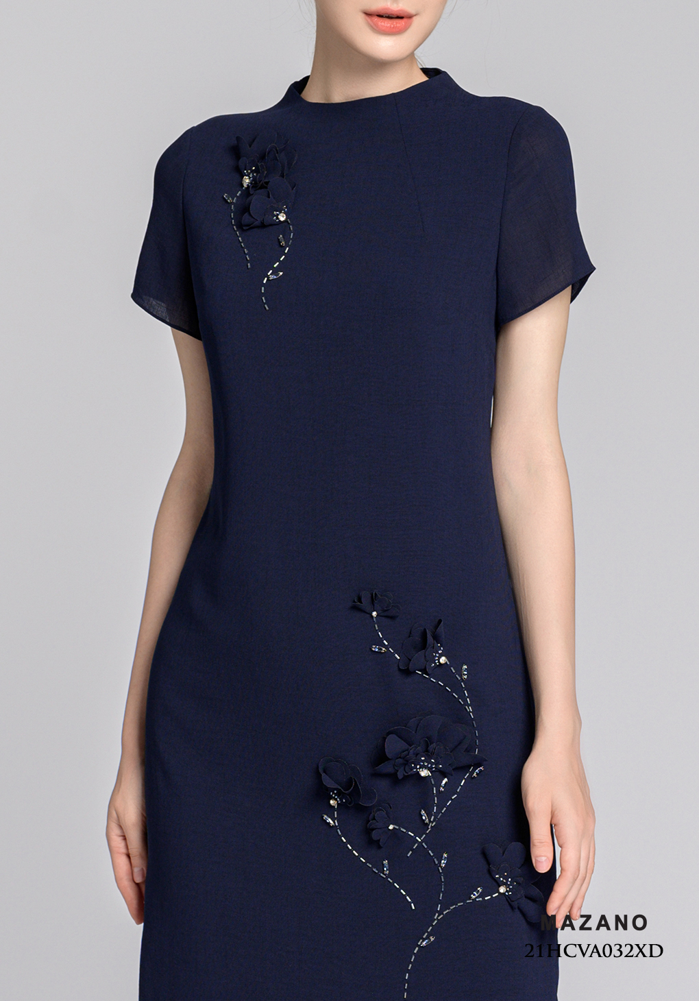 Váy xanh đính hoa cổ tròn_thumbnail_5