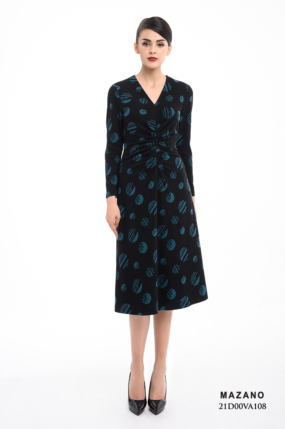 Đầm len xanh họa tiết nhún thân cách điệu