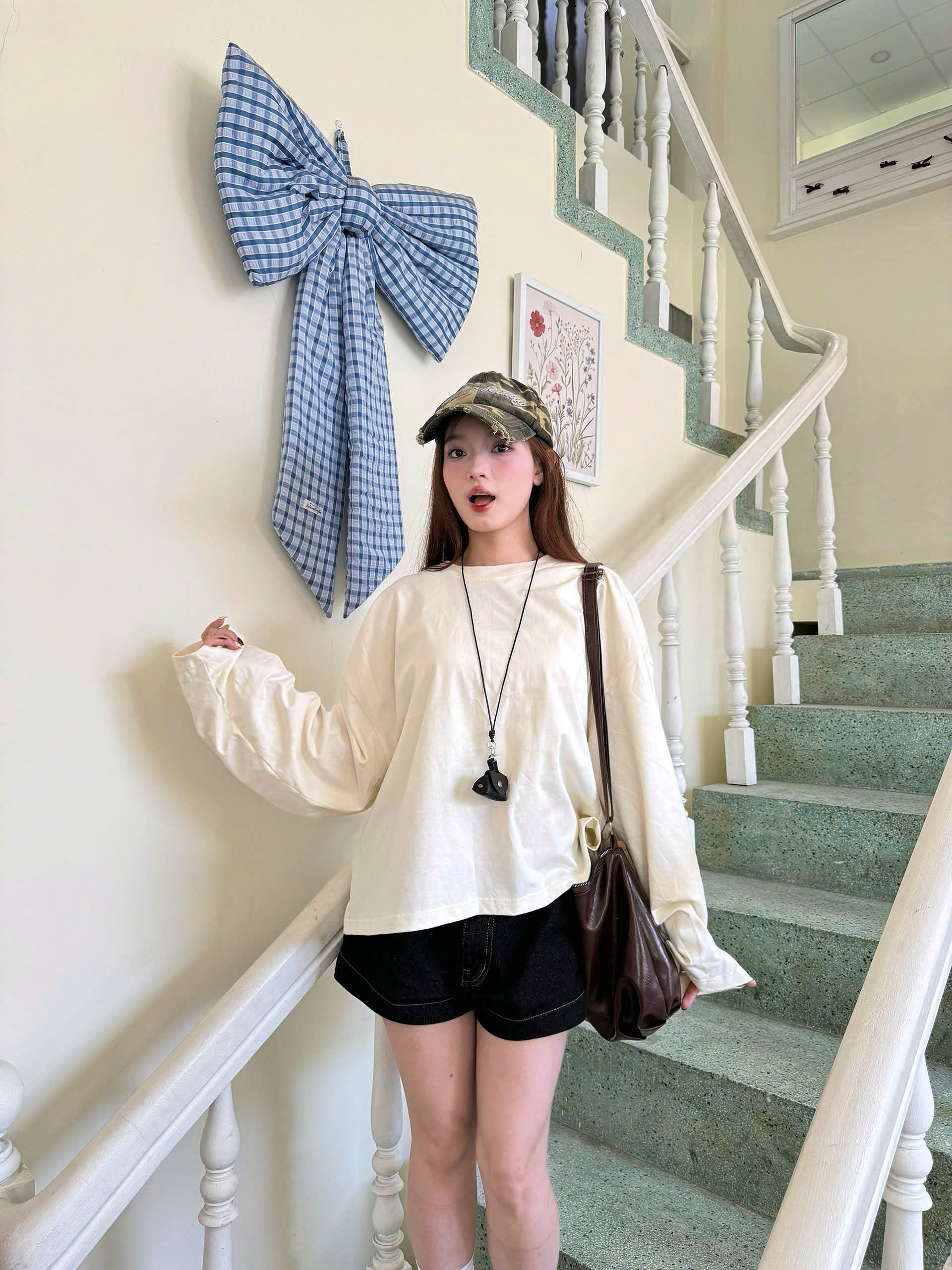 Áo thun nữ tay dài form boxy Miucho cotton 2 chiều thoáng mát kiểu Hàn Quốc local brand AT00053_thumbnail_3