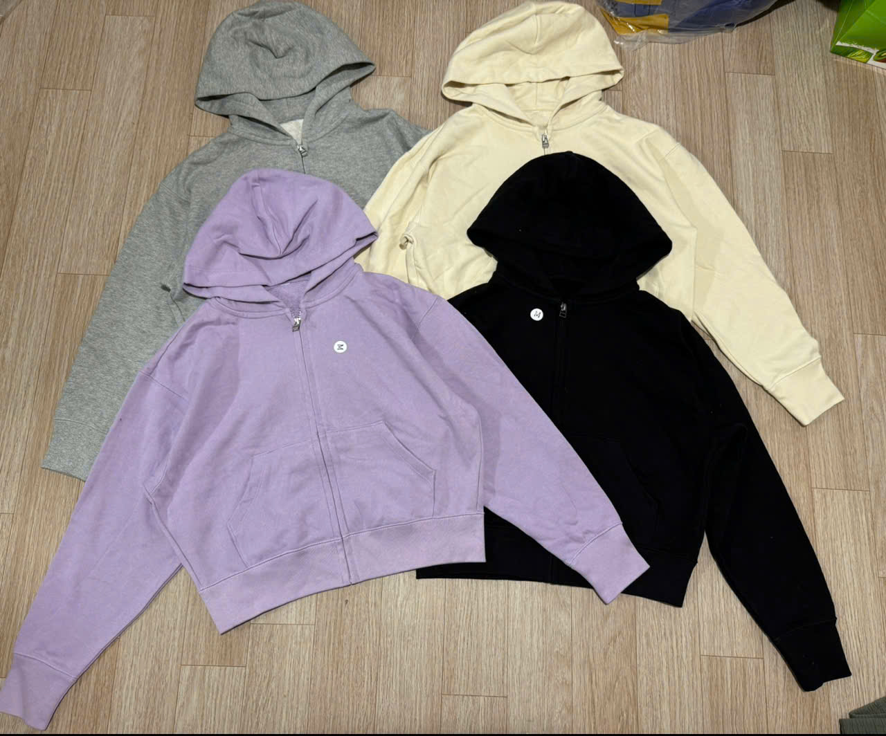 K679 AO NU KHOAC UNI