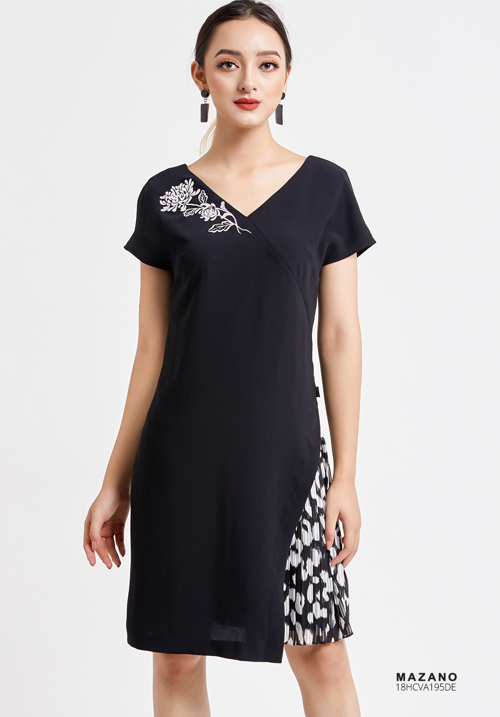 Váy thêu hoa phối dập nhăn_thumbnail_3