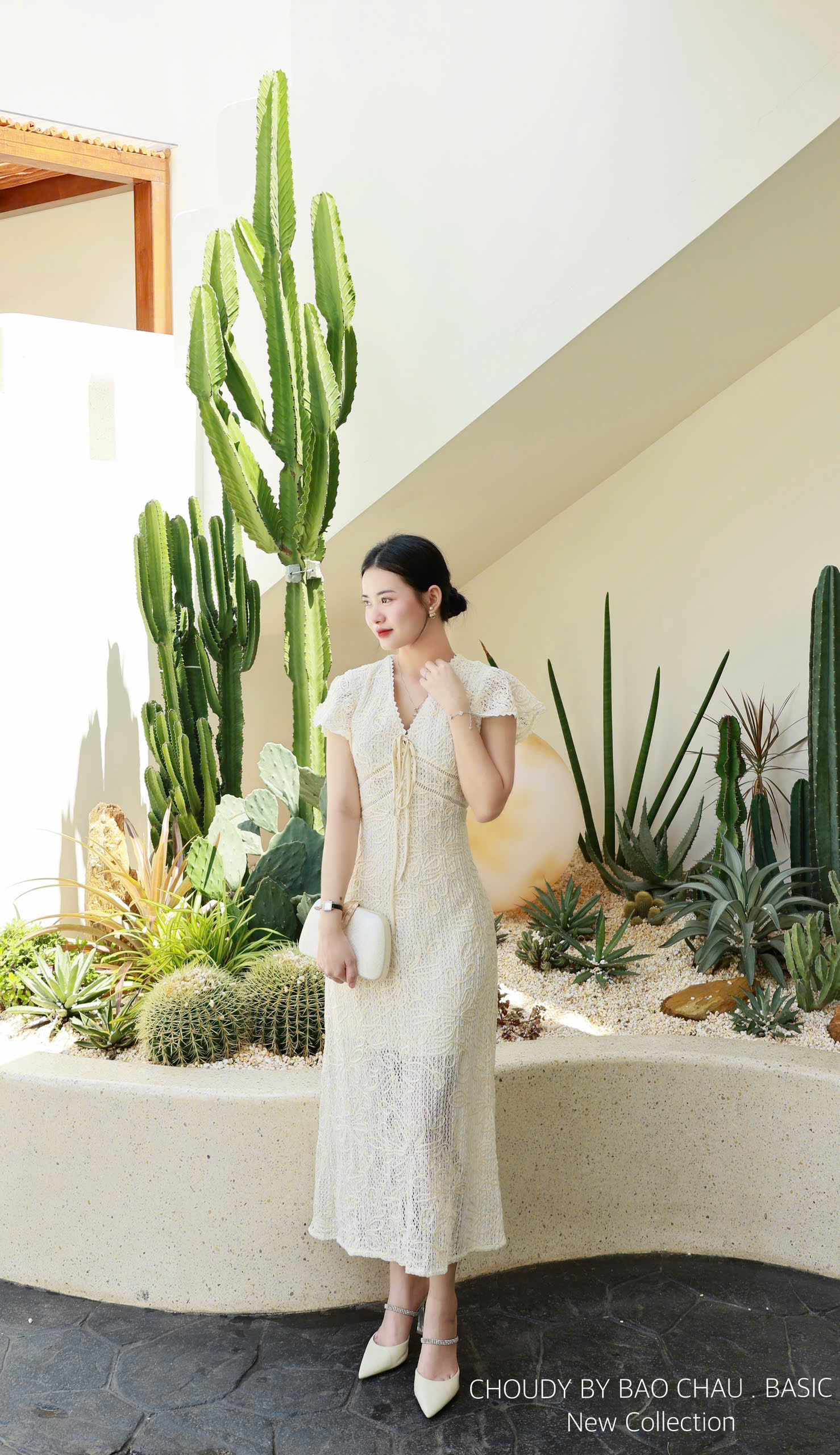 SALE U235 ĐẦM REN KEM