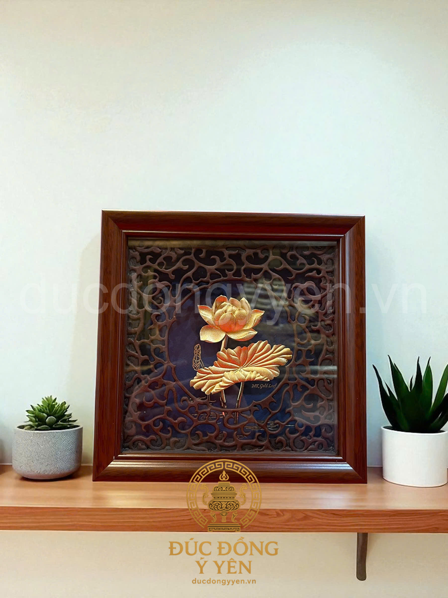 Tranh hoa sen mạ vàng 24k KT 20 X 20 CM