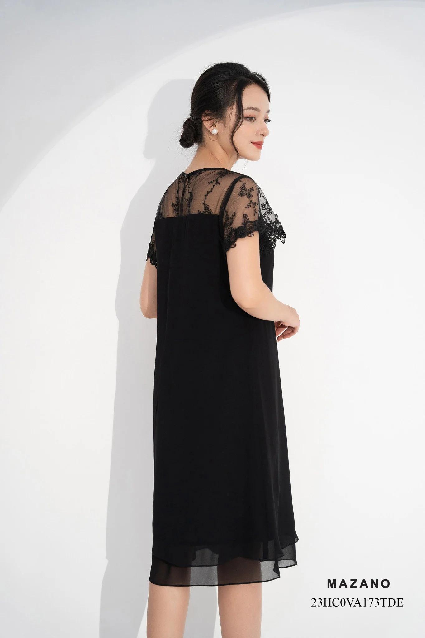 Đầm suông đen chữ A phối zen thêu_thumbnail_3