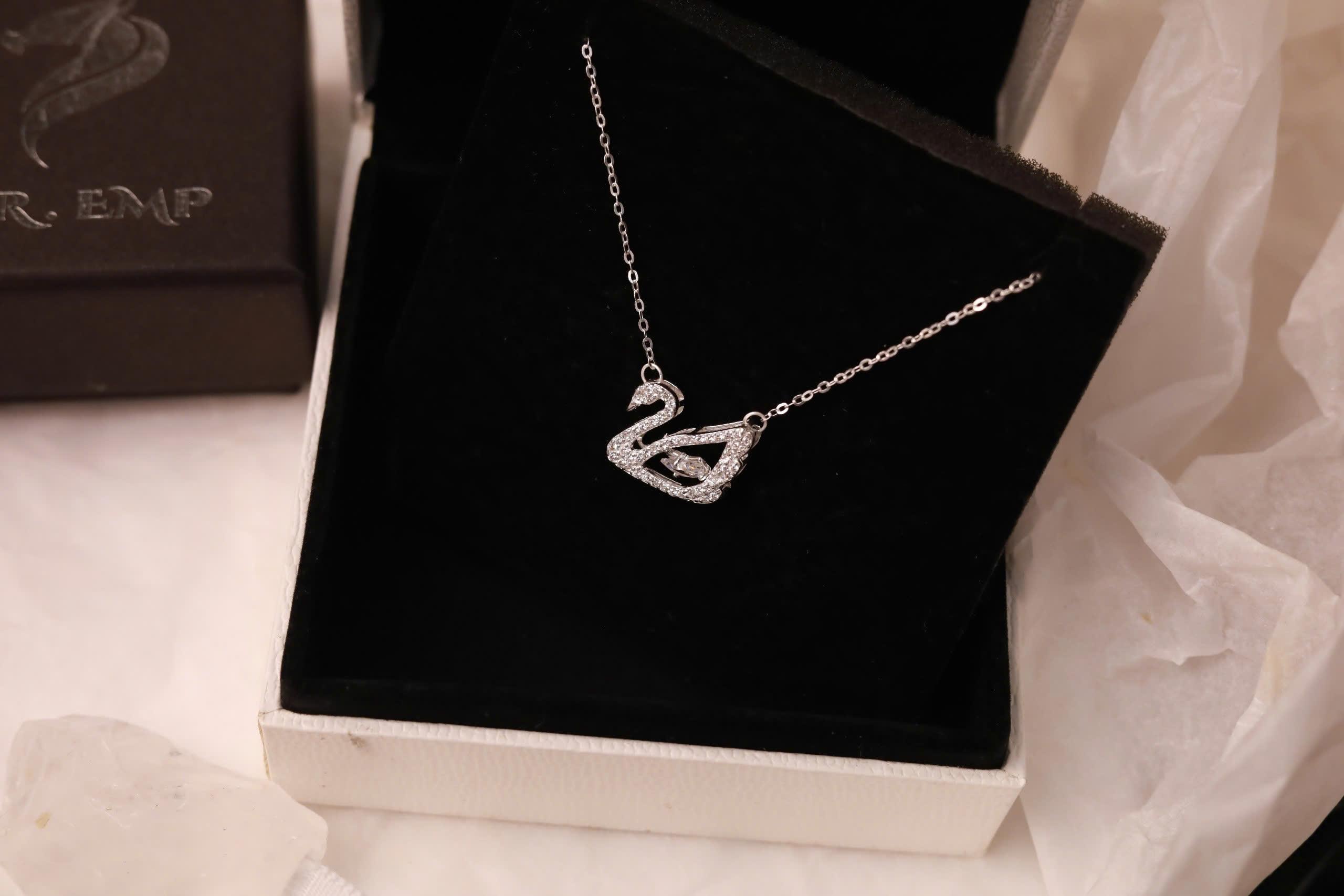 Vòng cổ bạc thiên nga đính đá trắng xi bạch kim