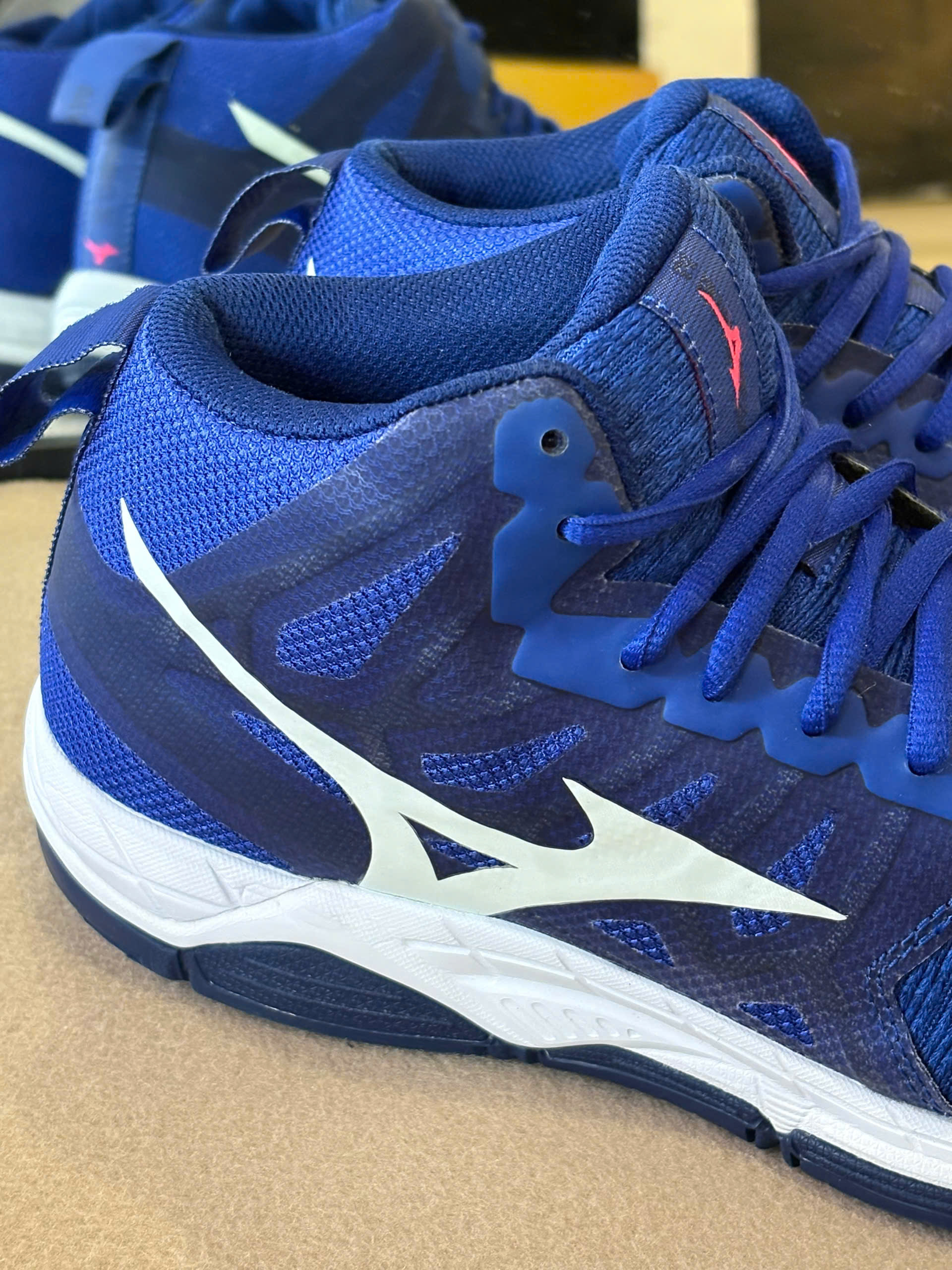 Mizuno Wave Supersonic 2 Mid Volleyball Shoes V1GA204520_thumbnail_3