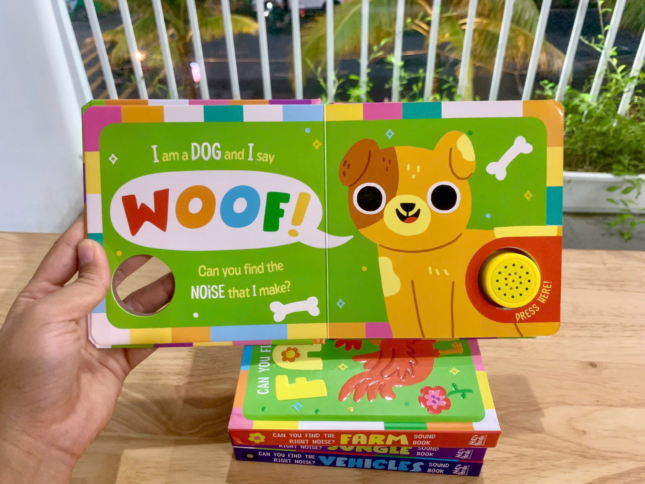 ROUND BUTTON SOUND BOOK - PETS_thumbnail_11