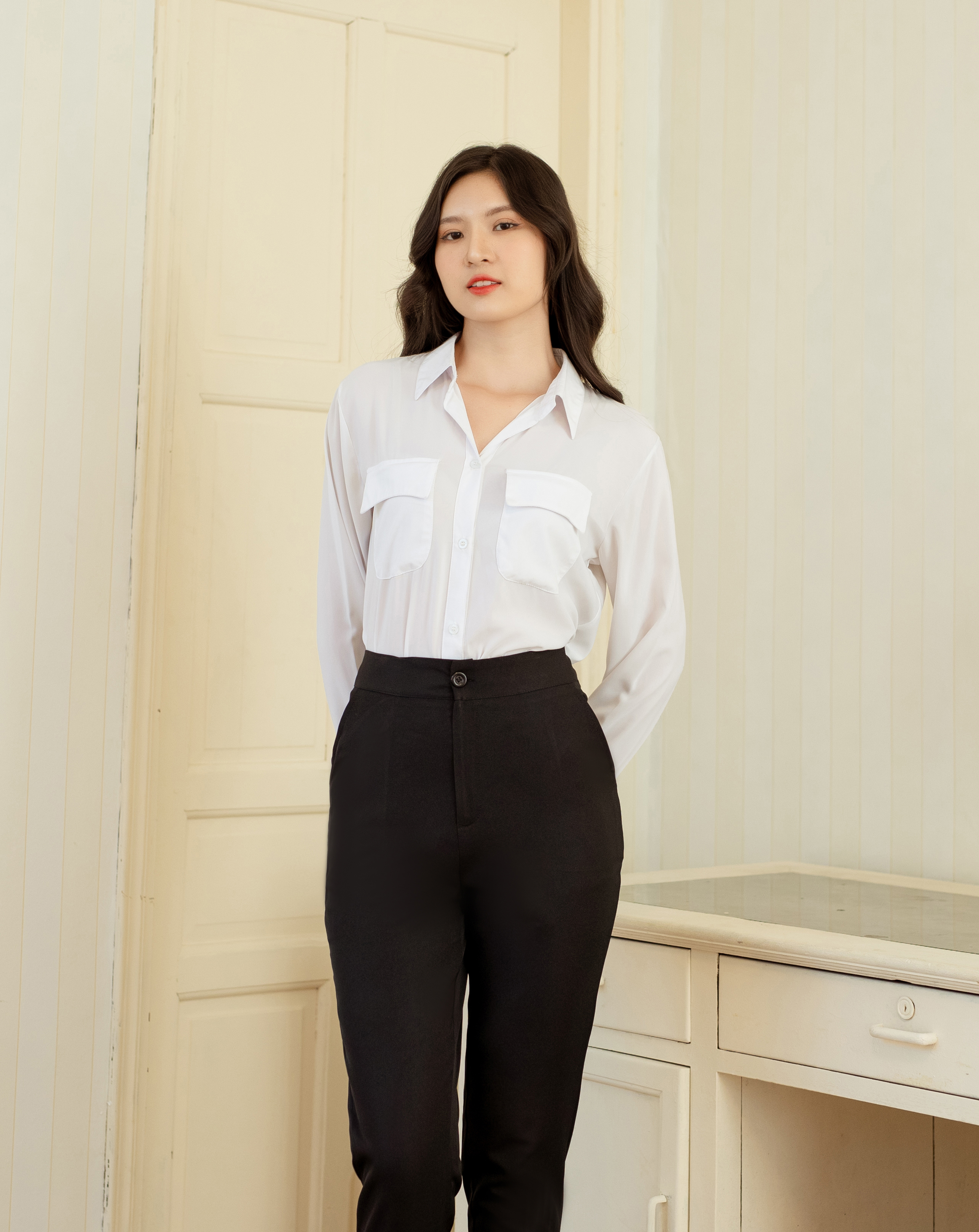 Sơ mi form dài xẻ eo cao xinh xắn_thumbnail_0