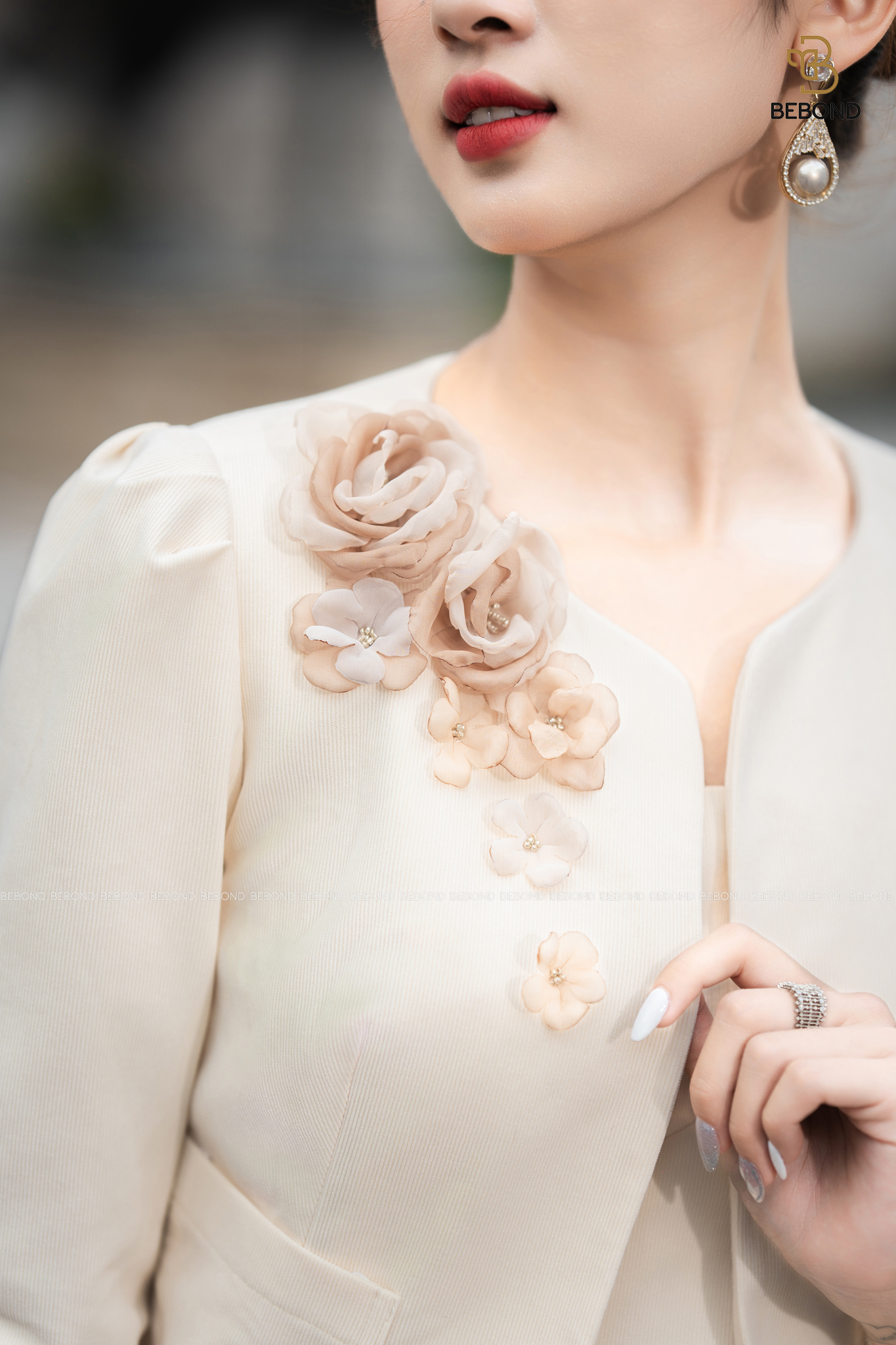 SET VEST ĐÍNH HOA MÀU BE- SHERWIN SET_thumbnail_5