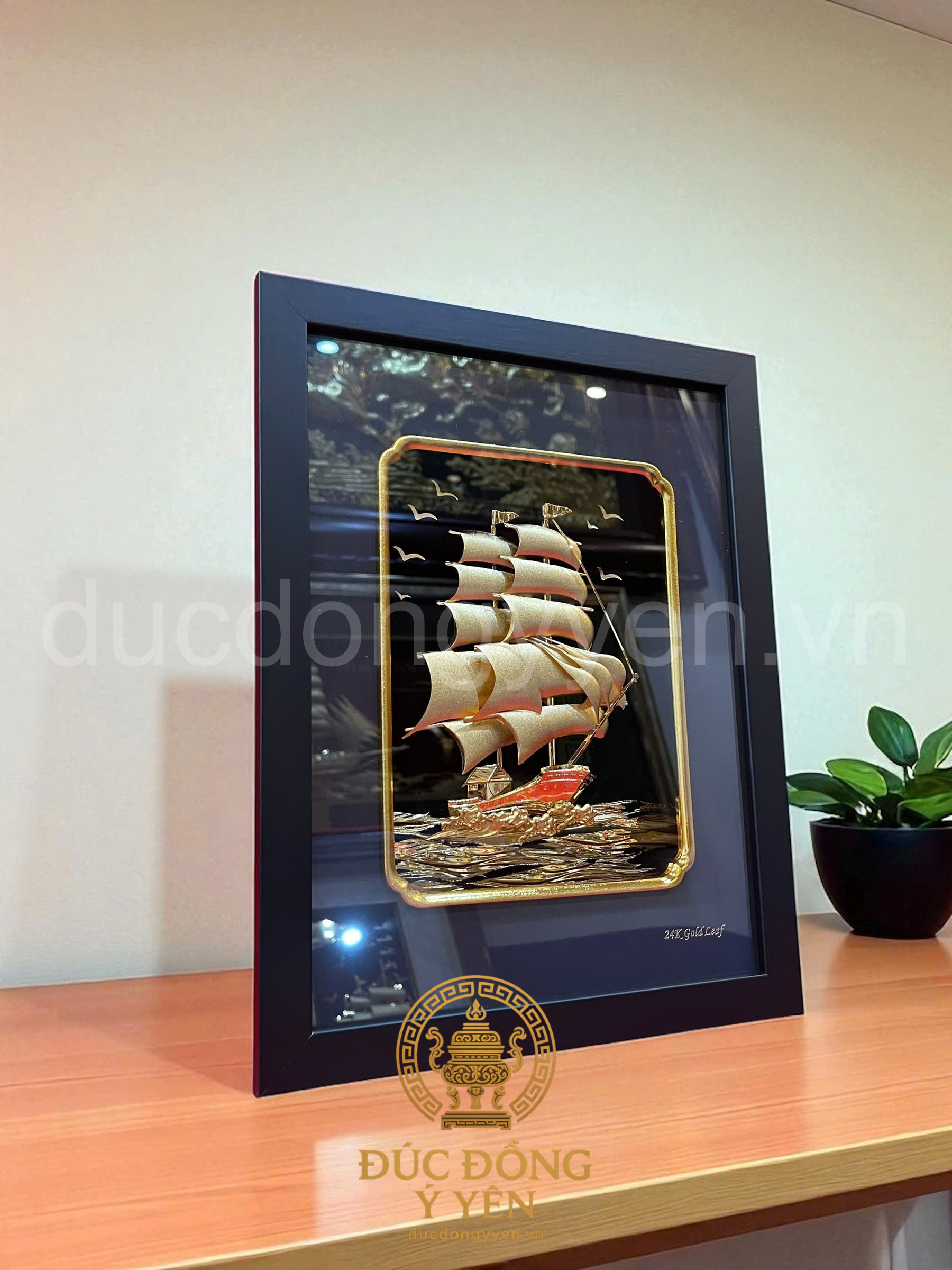 Tranh quà tặng thuận buồm xuôi gió mạ vàng 24k