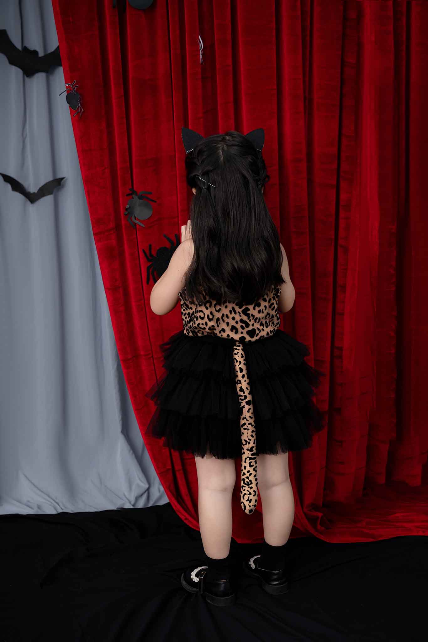 Set hoá trang Báo đen_thumbnail_2