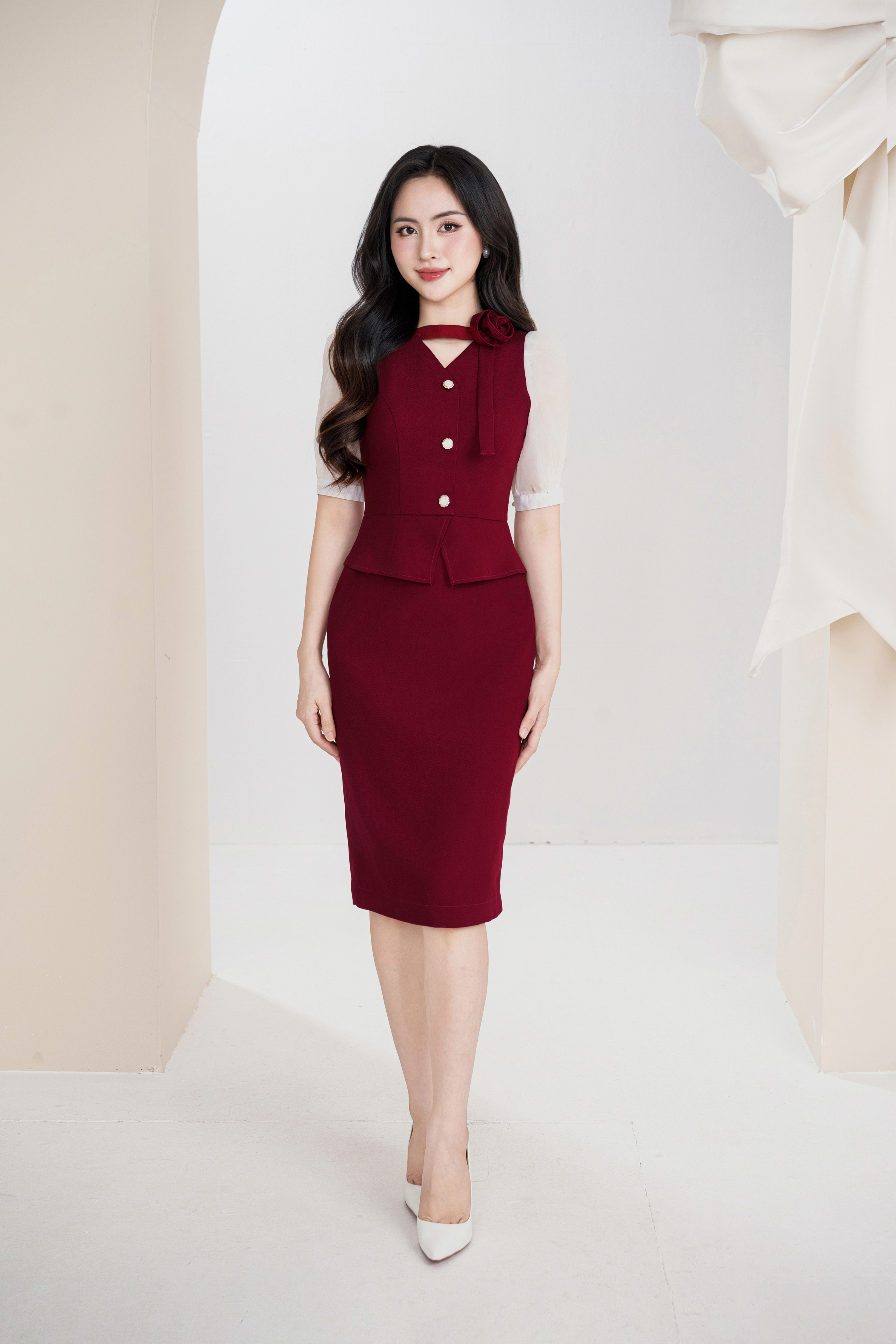 Đầm ôm peplum đỏ tay voan cổ hoa cách điệu_thumbnail_2
