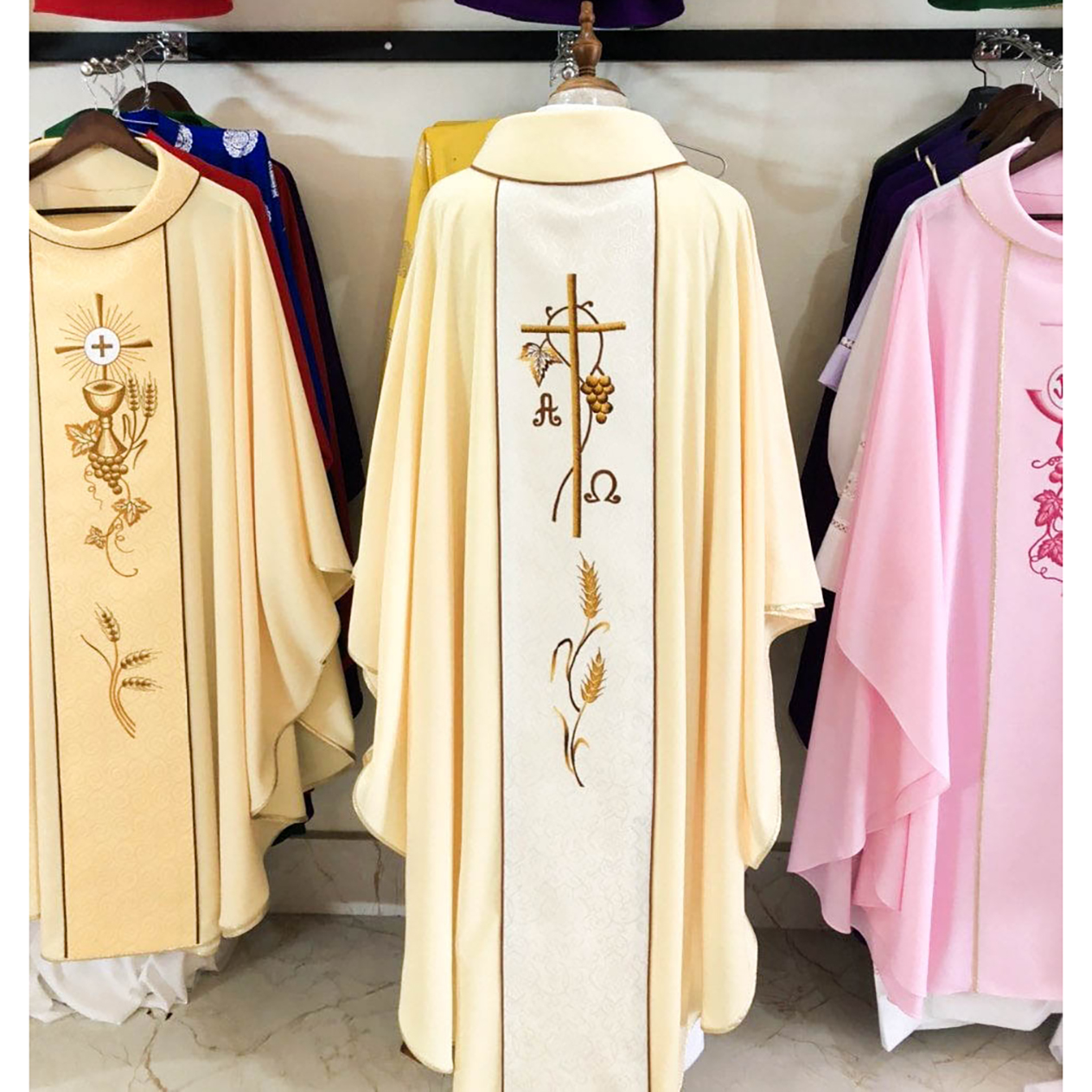 Áo lễ linh mục màu kem - Qùa tặng tân linh mục - Qùa tặng cha xứ