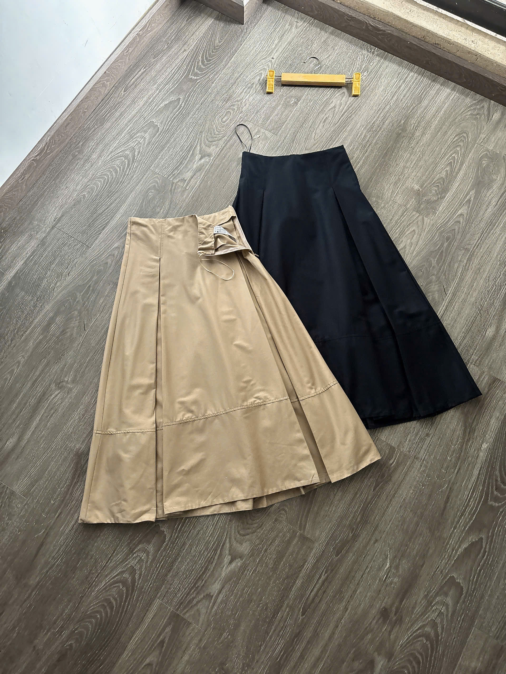 C89 CHÂN VÁY 2 MÀU_thumbnail_2