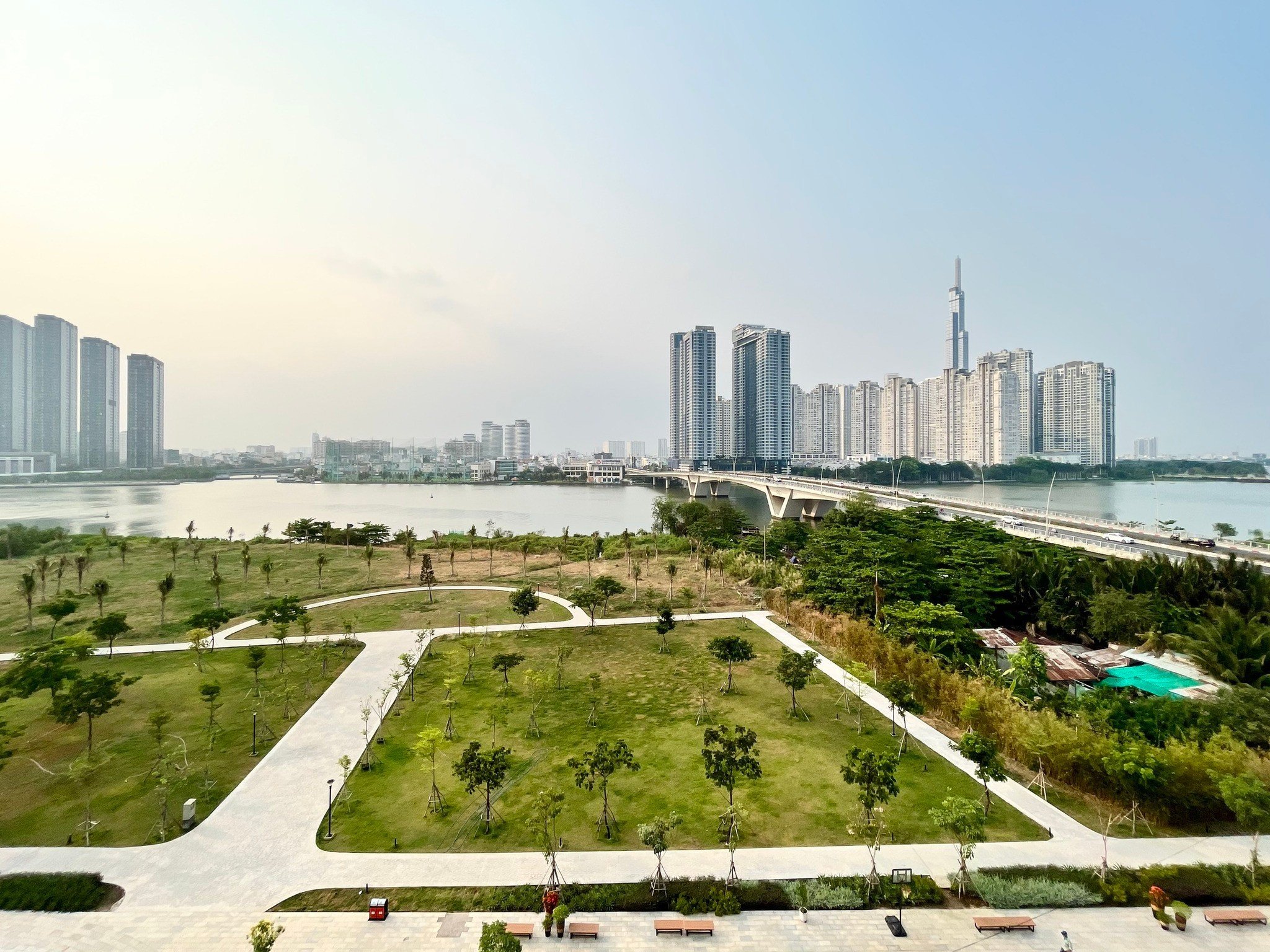 Cần bán căn 4PN mới ra, tầng cao, view sông_thumbnail_8