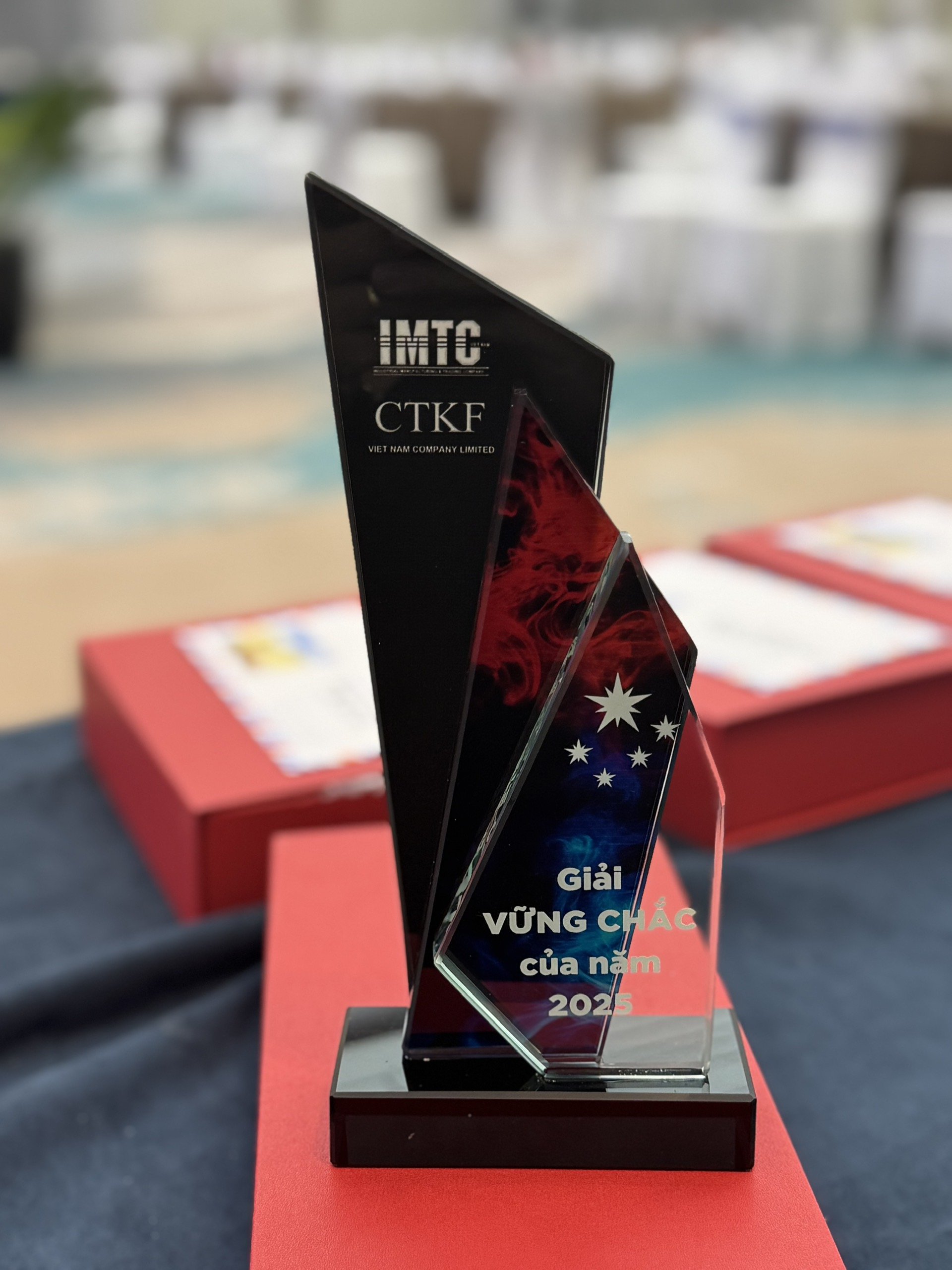 Cúp vinh danh pha lê 3 lớp_thumbnail_3