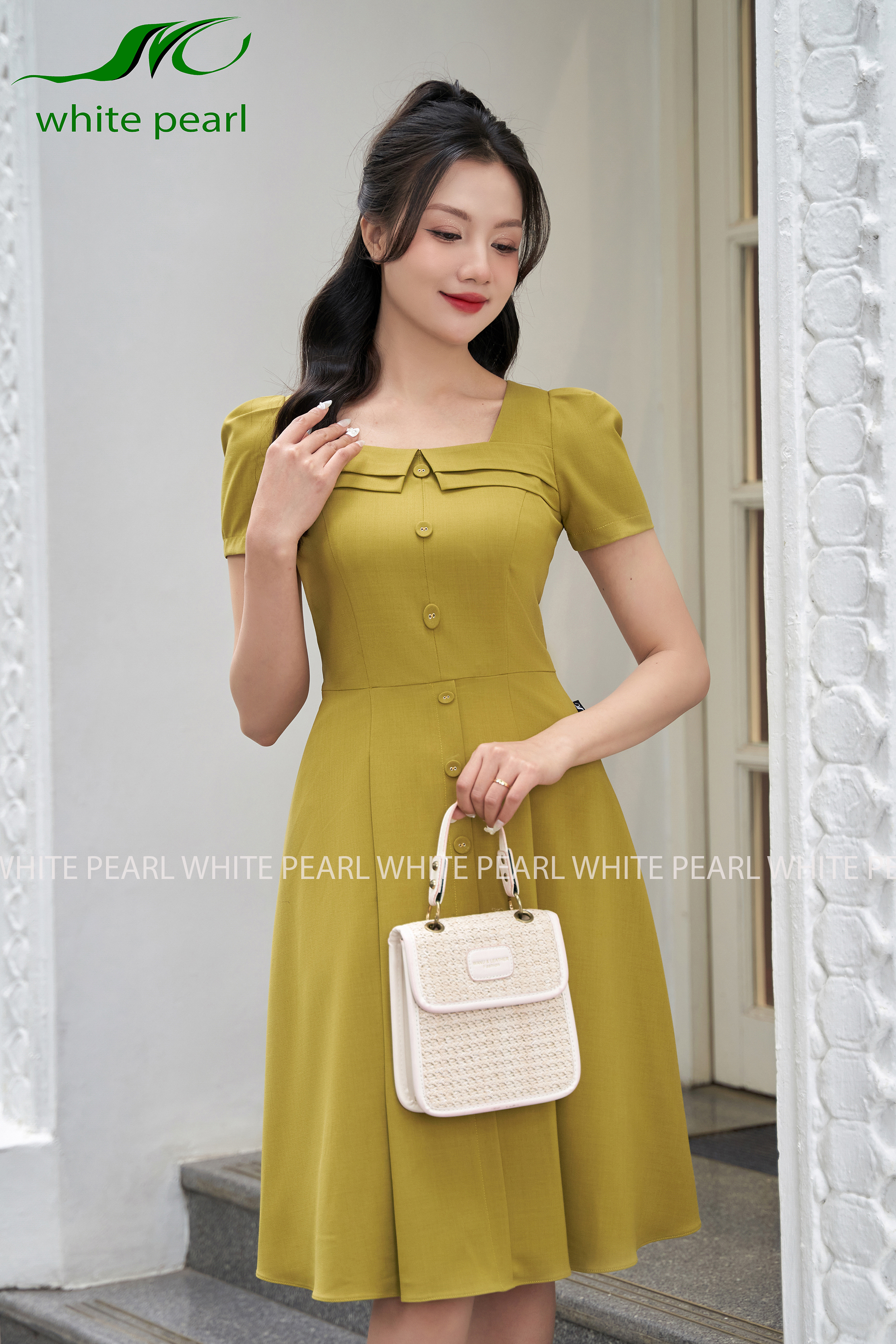 Mẫu đầm cổ vuông màu Vàng thời trang công sở cao cấp White Pearl_thumbnail_4