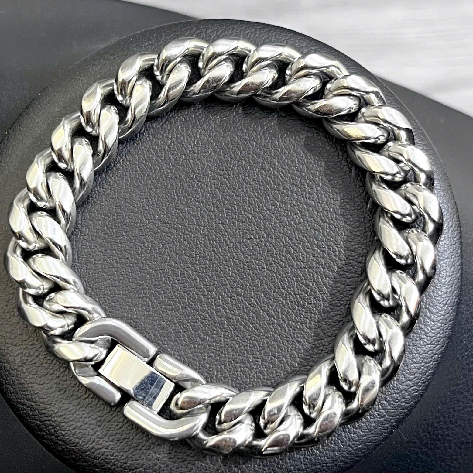 Vòng tay mắc xích lớn