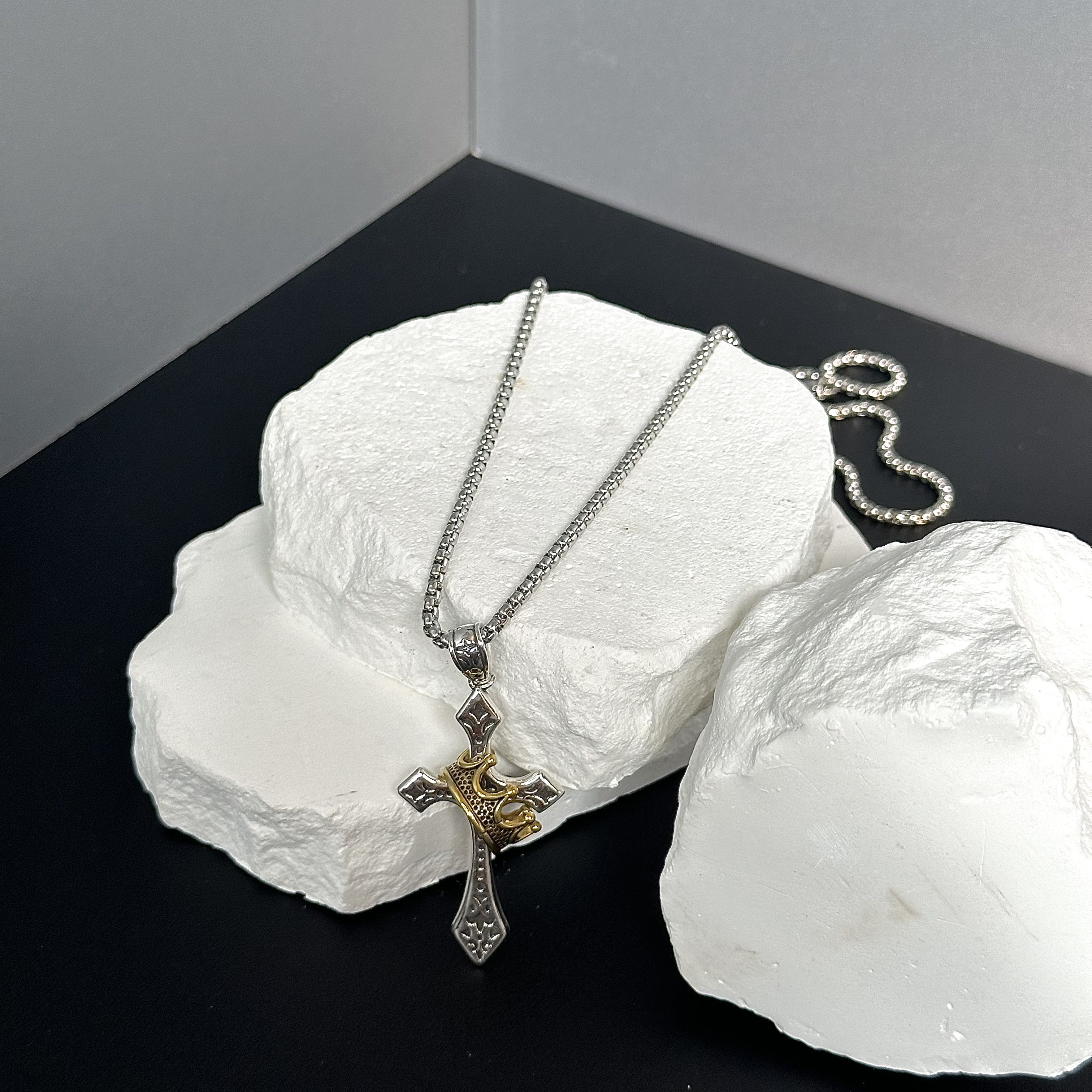 Dây chuyền Crown and Cross